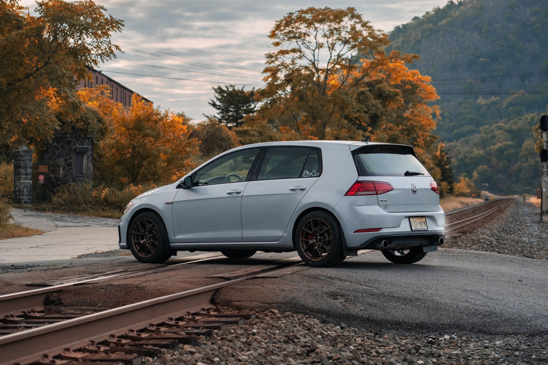 VW MK7 GTI with 17
