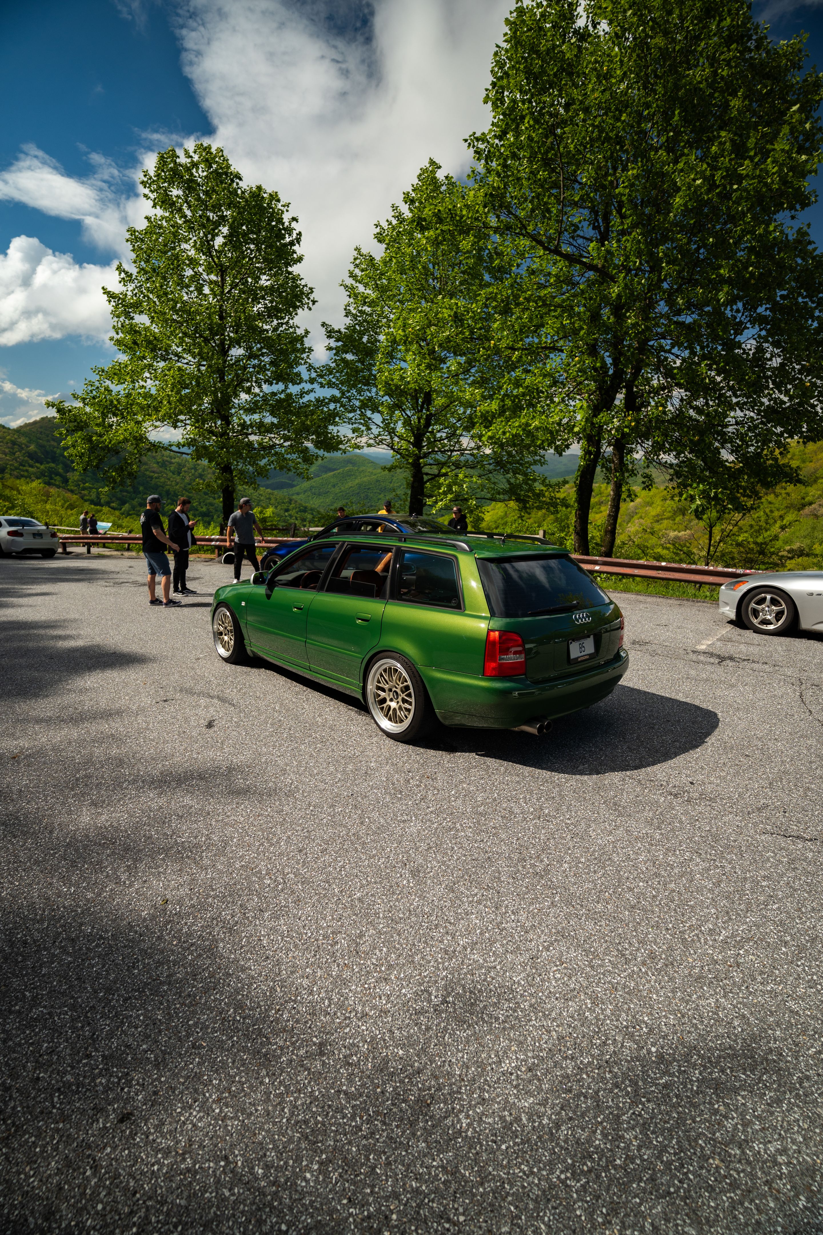 Green Audi B5 S4 Avant/Wagon with 18" ML-10RT Apex wheels in Machined Lip Gloss Motorsport Gold