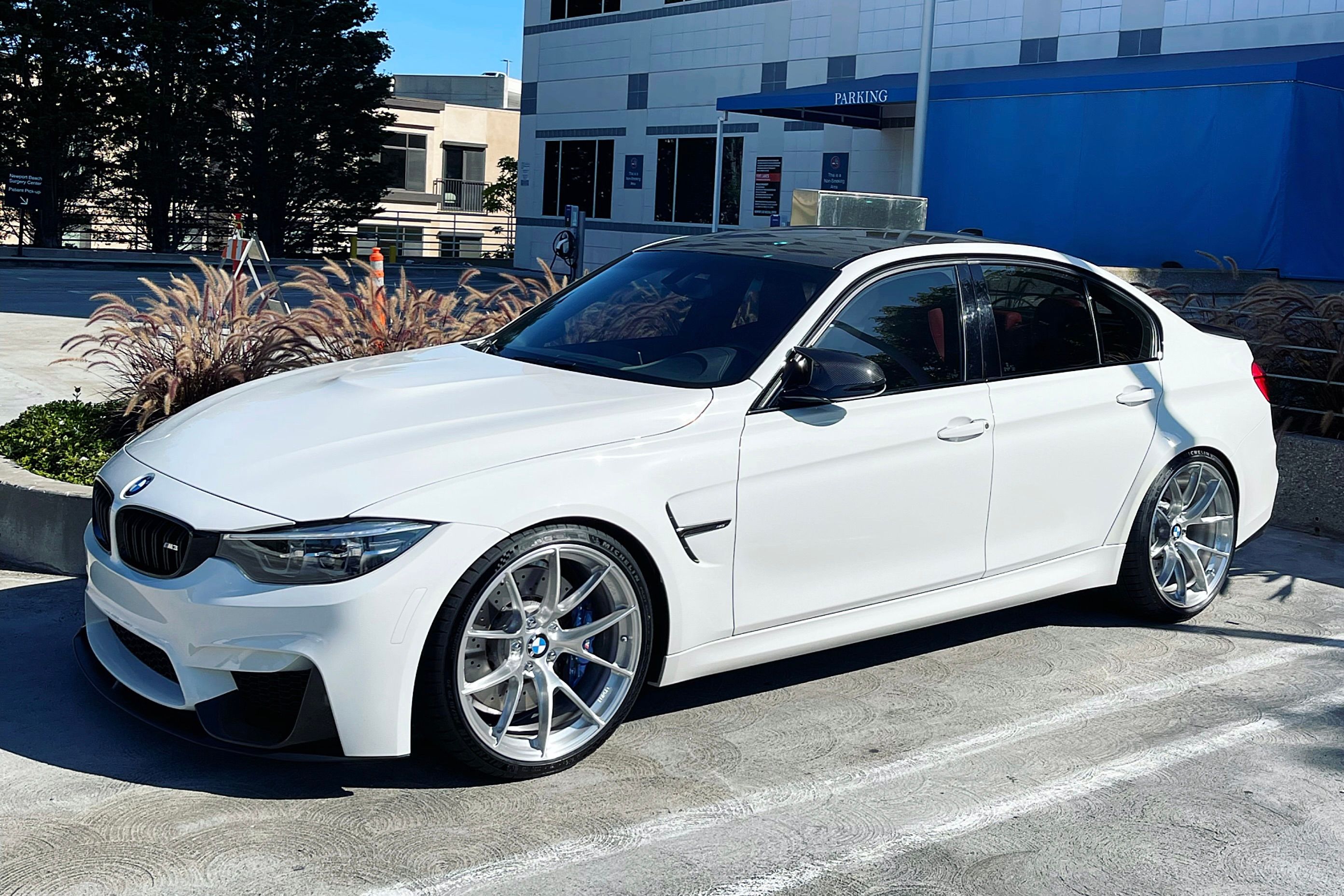 White BMW F80 M3 with 20" VS-5RS Apex wheels in Brushed Clear