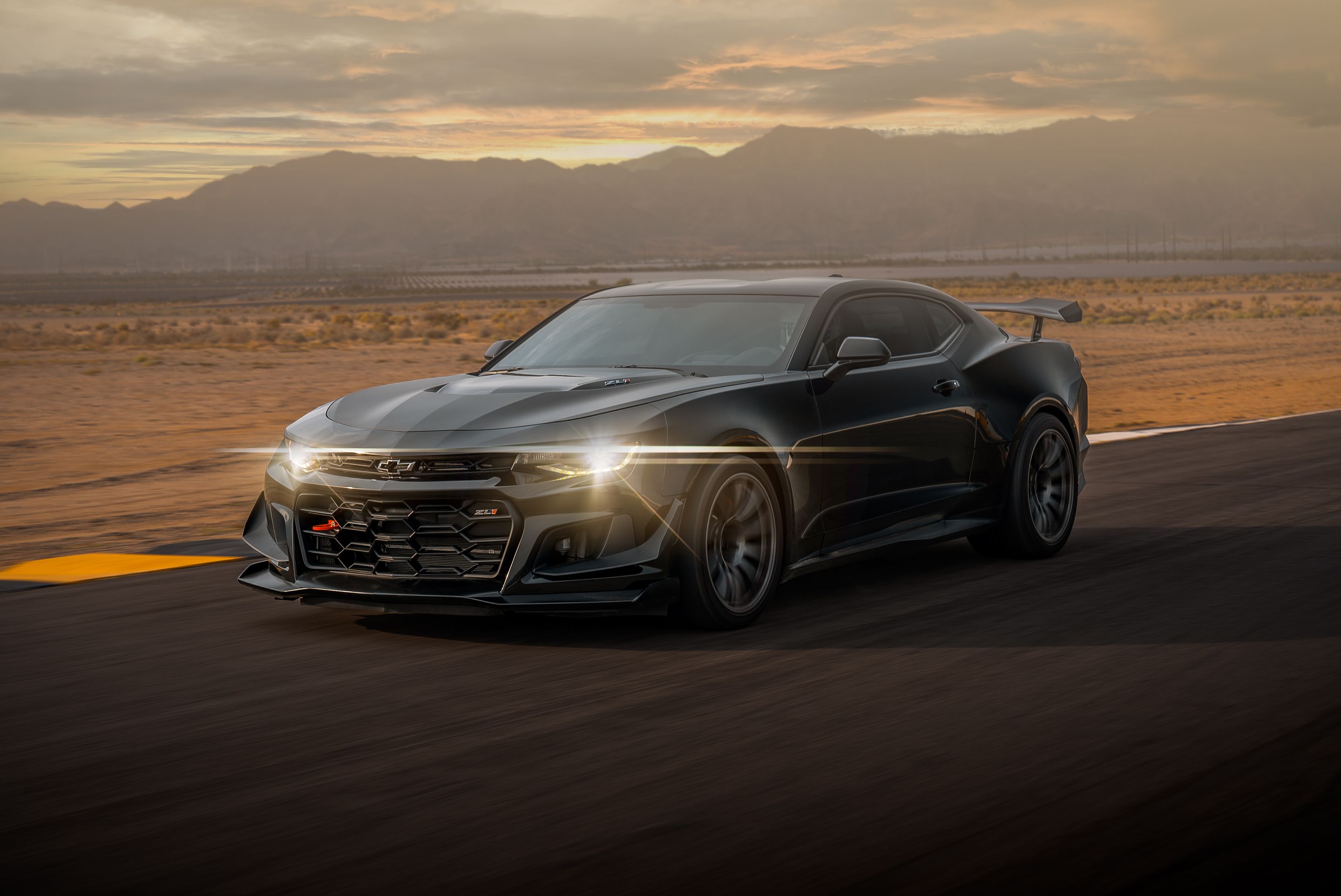 Black Chevrolet 6th Gen Camaro ZL1 1LE with 19" SM-10 Apex wheels in Anthracite