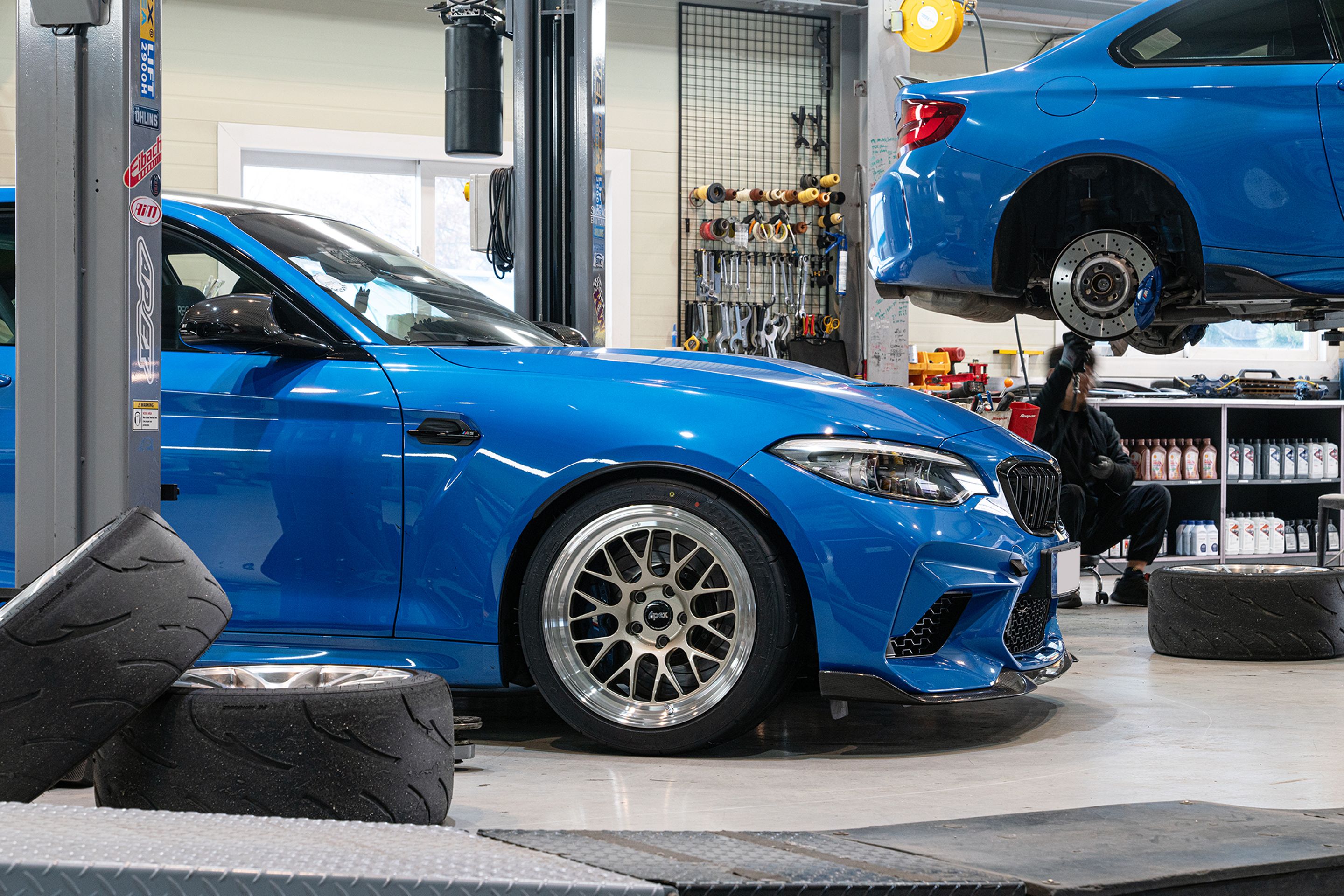 Blue BMW F87 M2 with 18" ML-10RT Apex wheels in Machined Lip Gloss Motorsport Gold