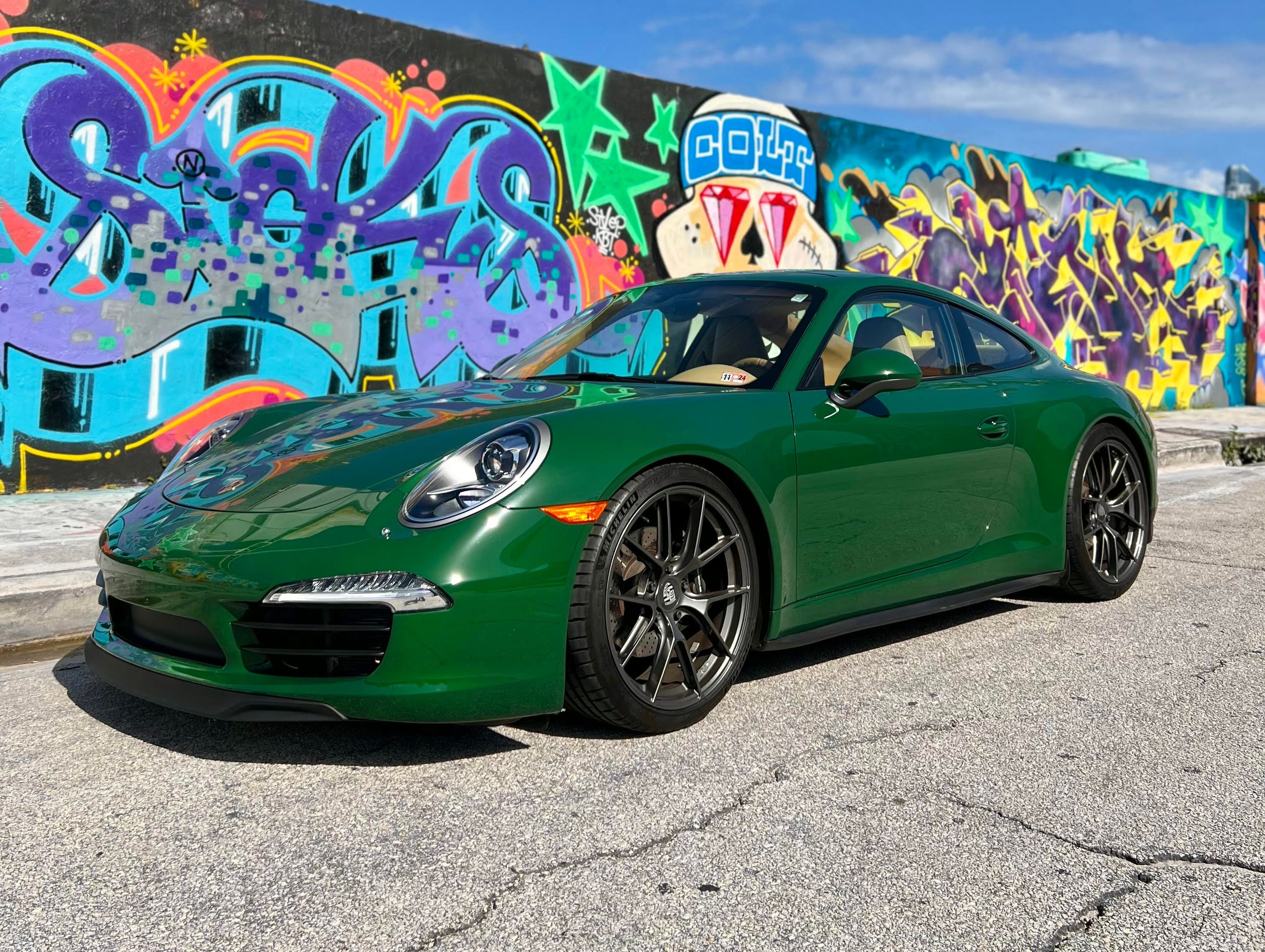 Green Porsche 911 991.1 Carrera S with 20" VS-5RS Apex wheels in Anthracite