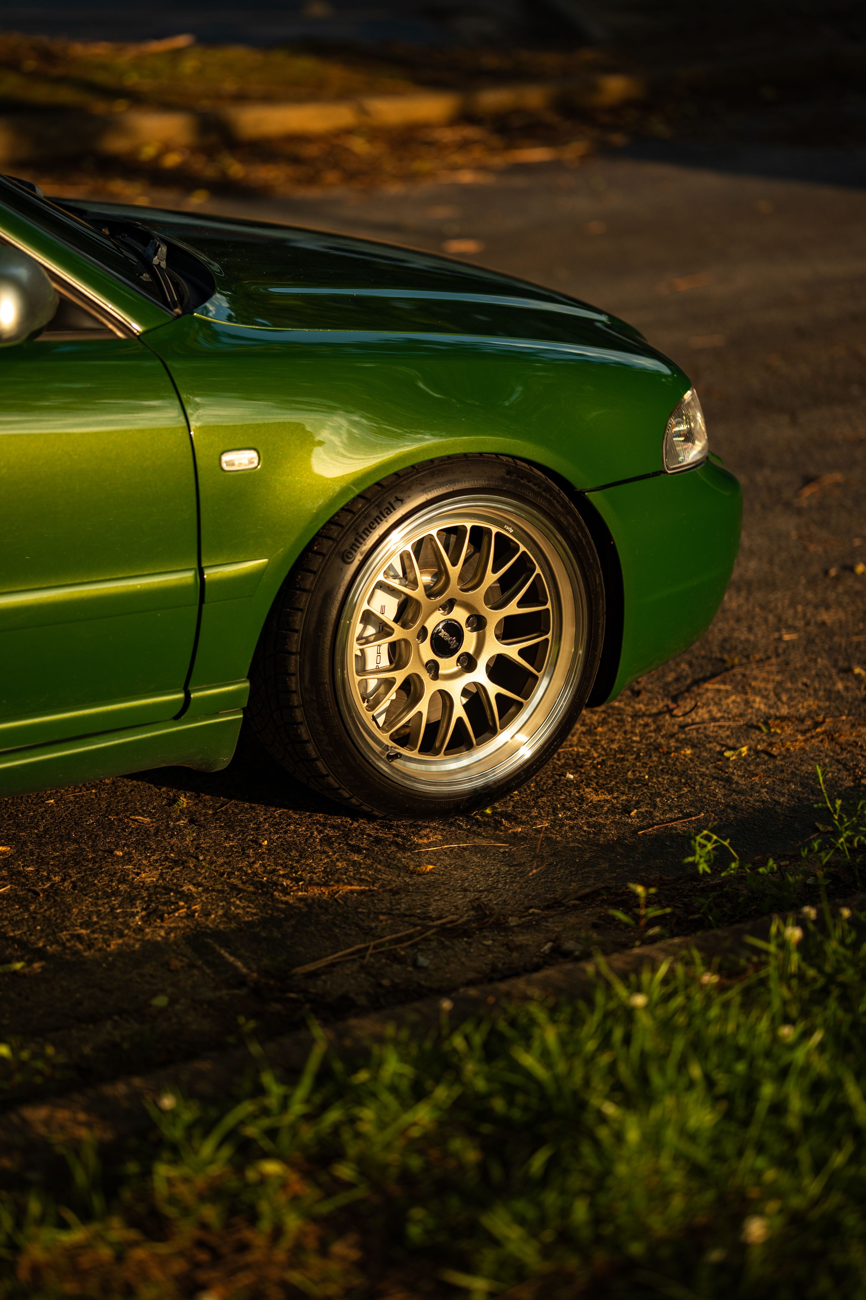 Green Audi B5 S4 Avant/Wagon with 18" ML-10RT Apex wheels in Machined Lip Gloss Motorsport Gold