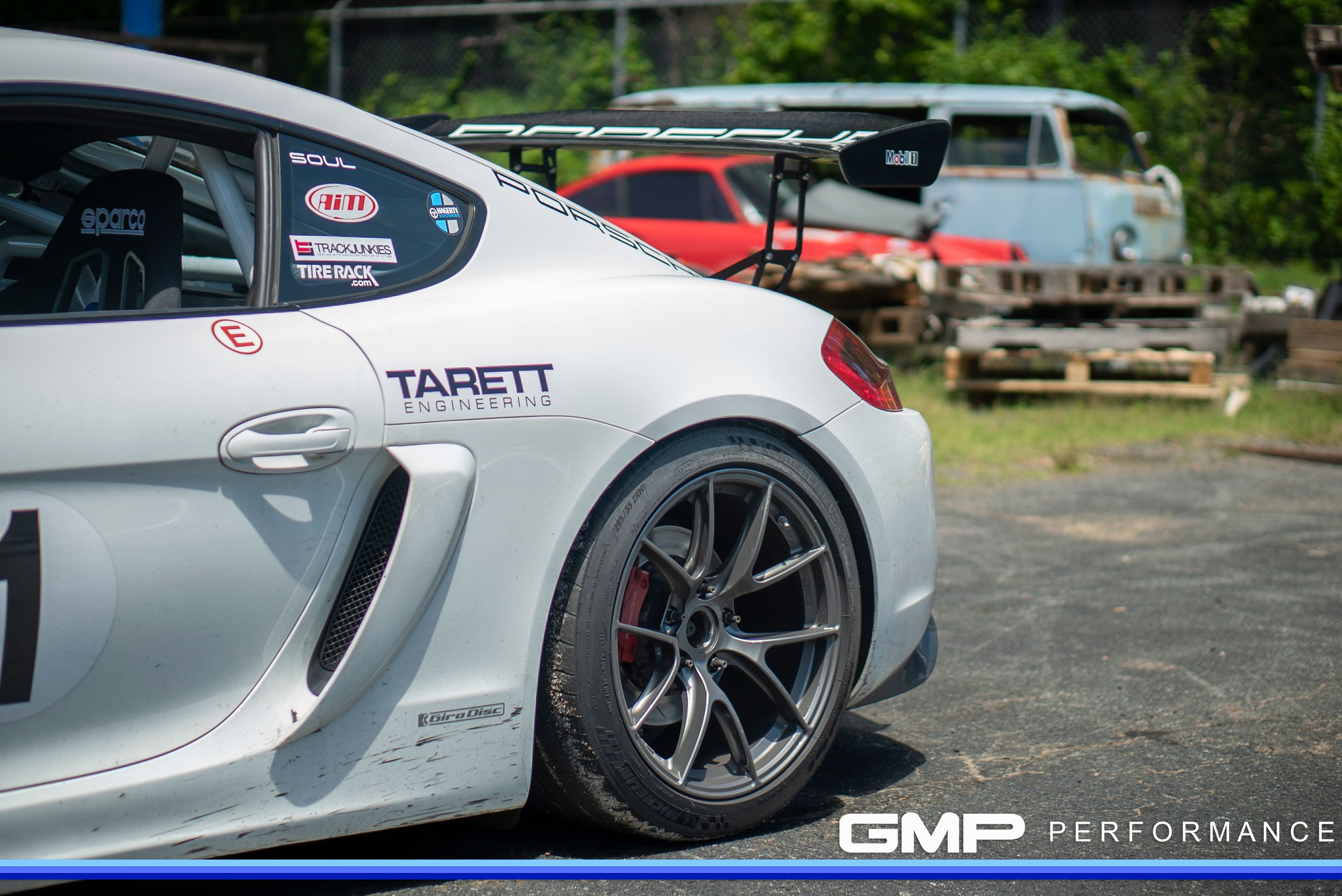 White Porsche 981 Cayman S with 19" VS-5RS Apex wheels in Anthracite