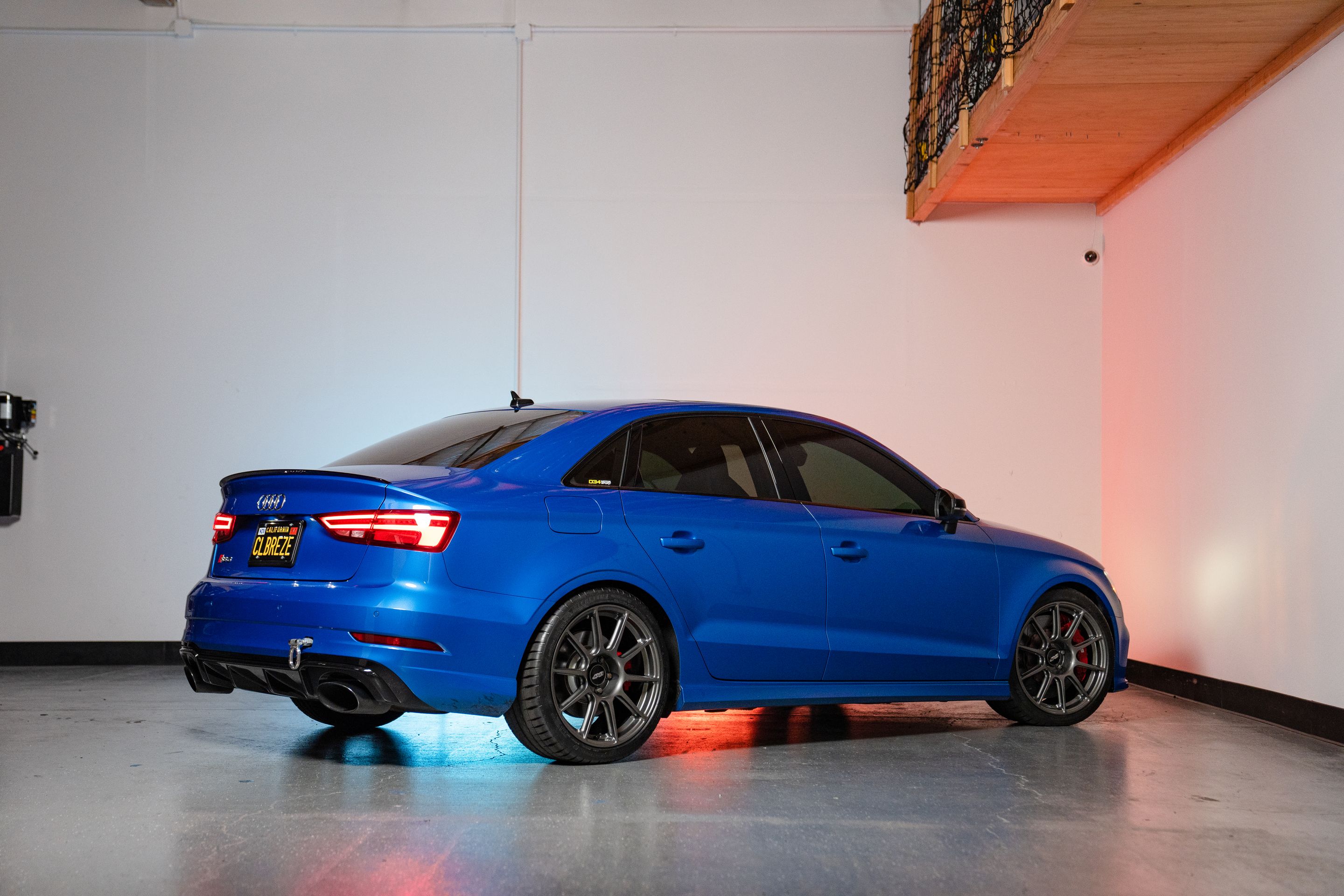 Blue Audi 8V RS 3 with 18" SM-10 Apex wheels in Anthracite