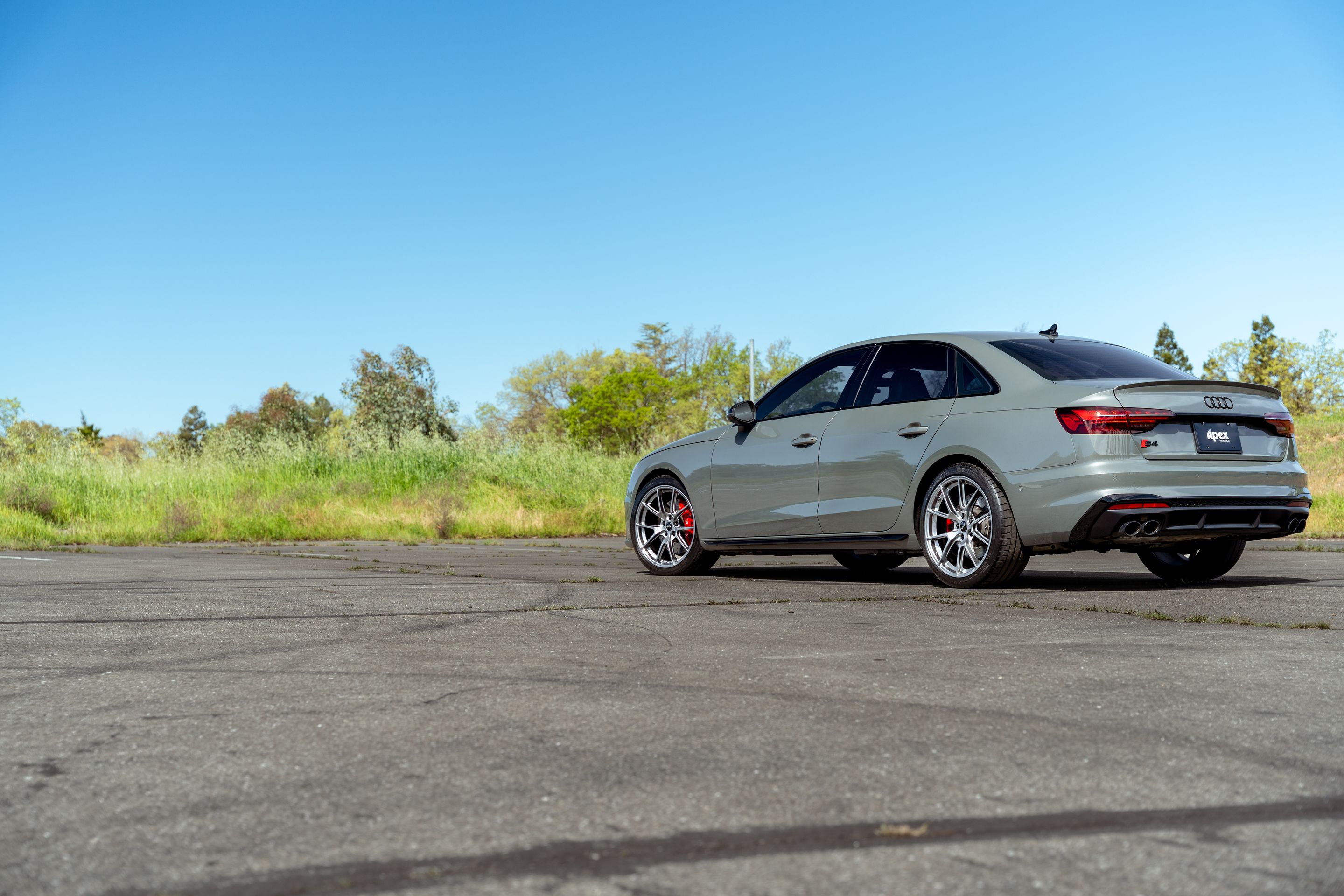 Grey Audi B9 S4 with 19" VS-5 Apex wheels in Hyper Black