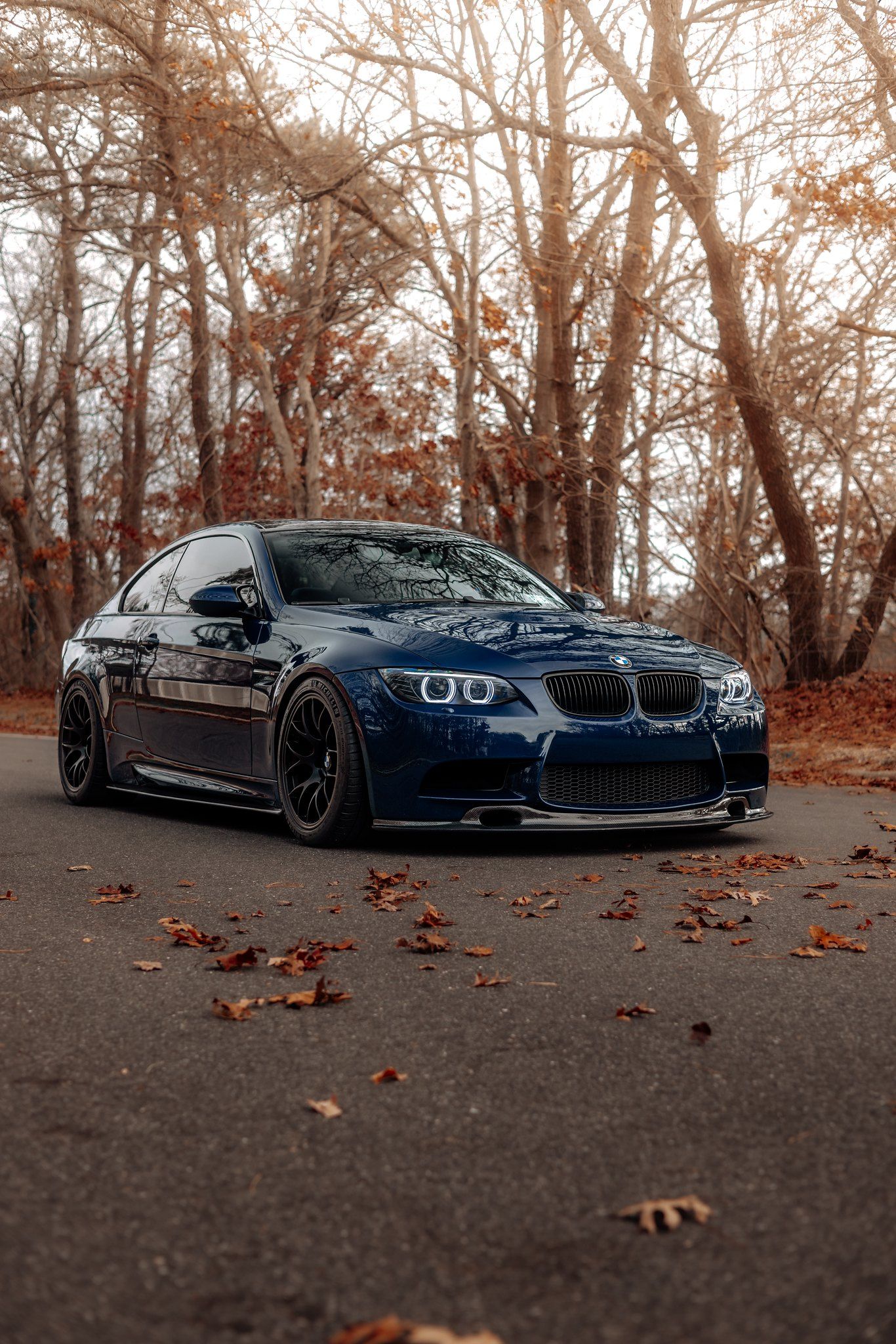 Blue BMW E92 Coupe M3 with 18" EC-7 Apex wheels in Satin Black