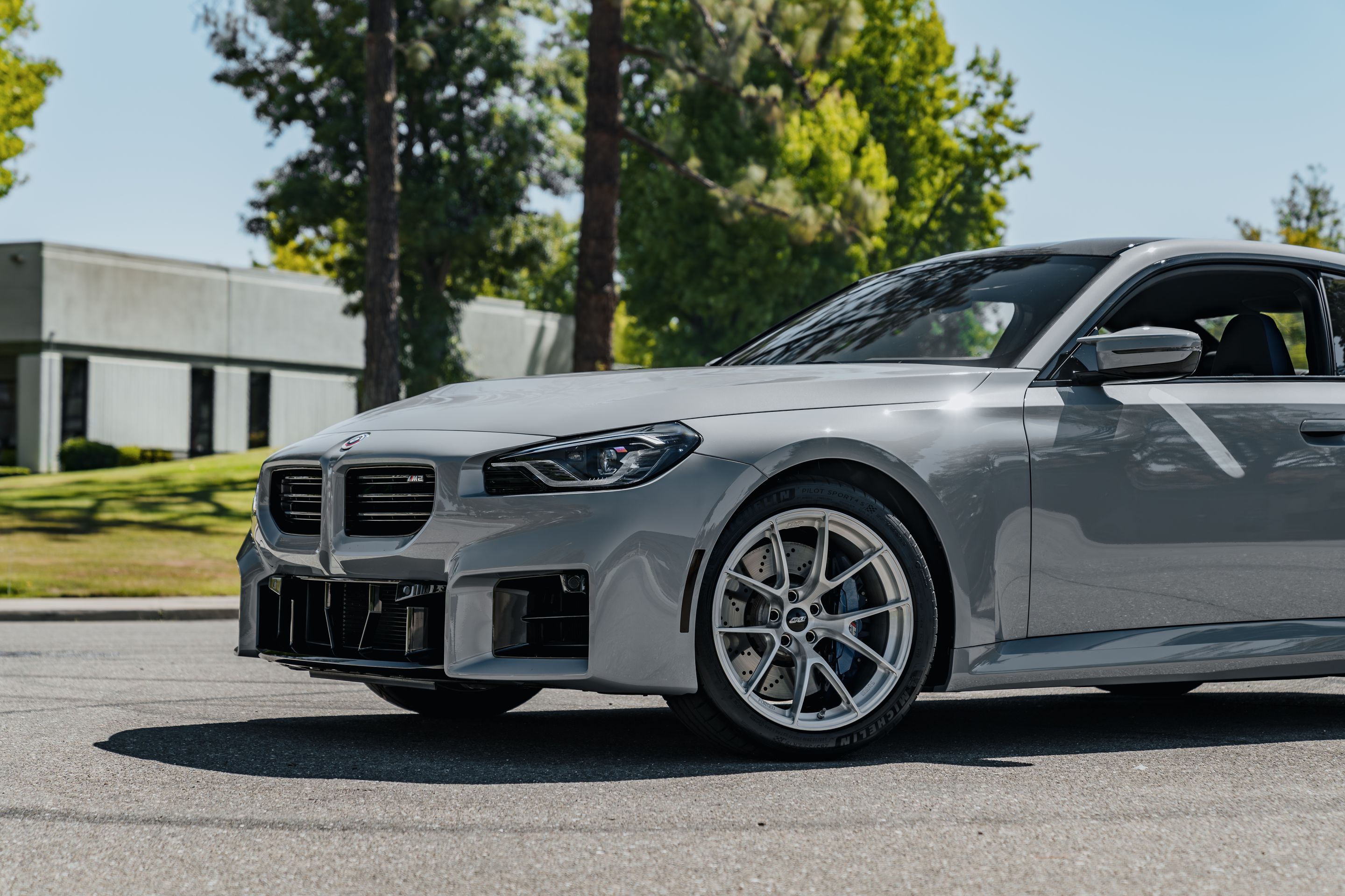 Grey BMW G87 M2 with 19" VS-5RS Apex wheels in Brushed Clear