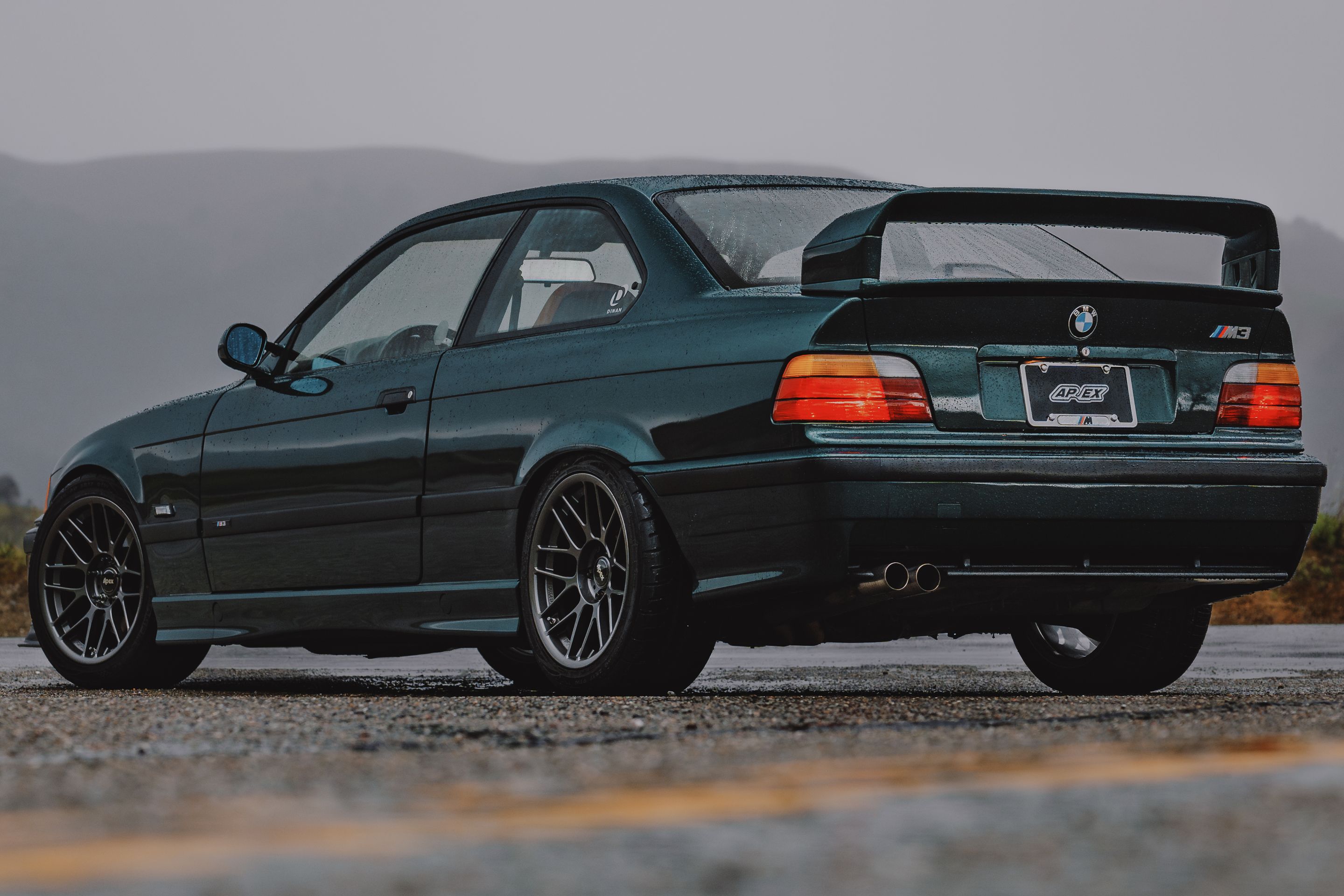 Green BMW E36 M3 with 17" ARC-8RT Apex wheels in Anthracite