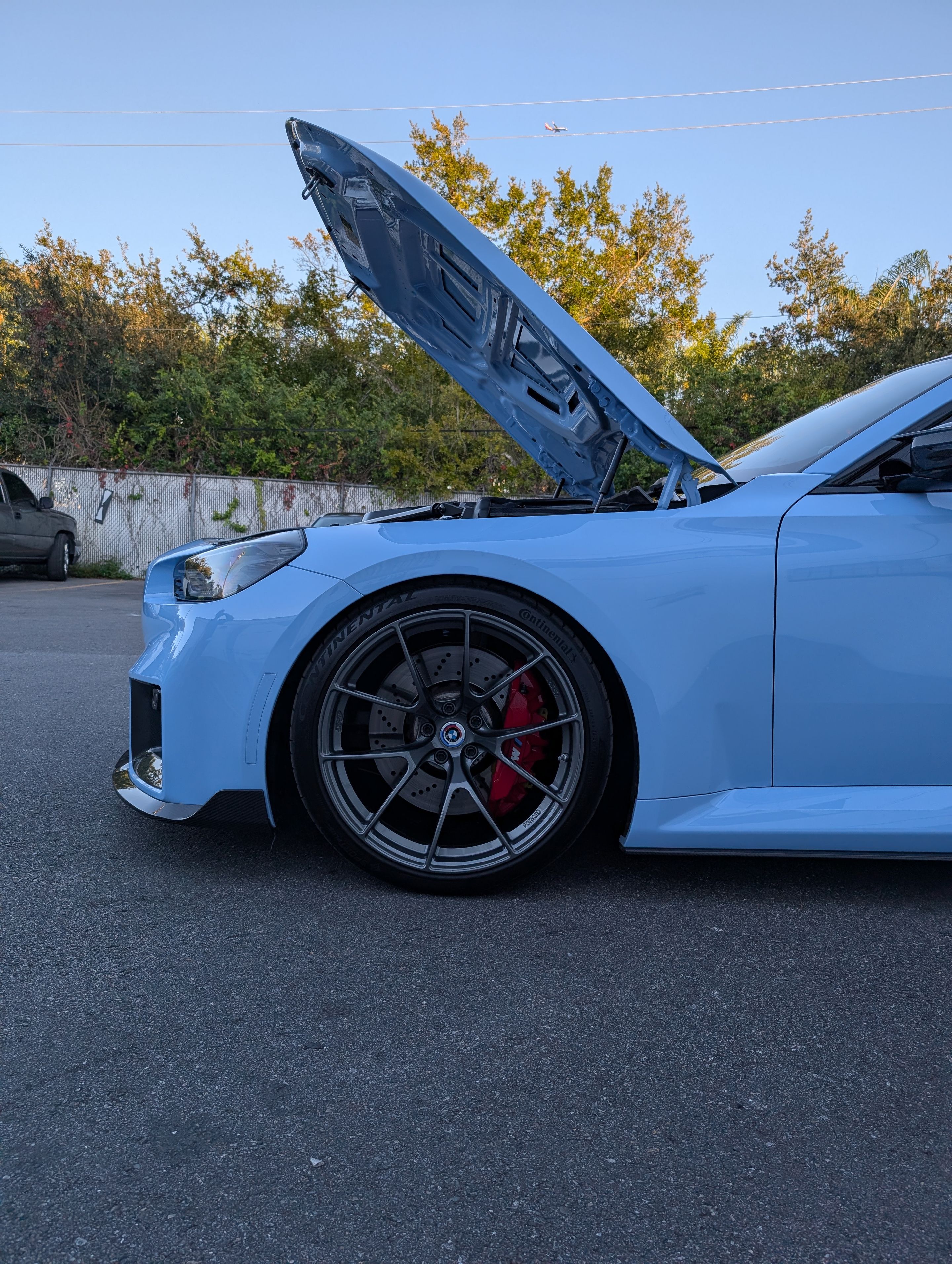 Blue BMW G87 M2 with 20" VS-5RS Apex wheels in Anthracite