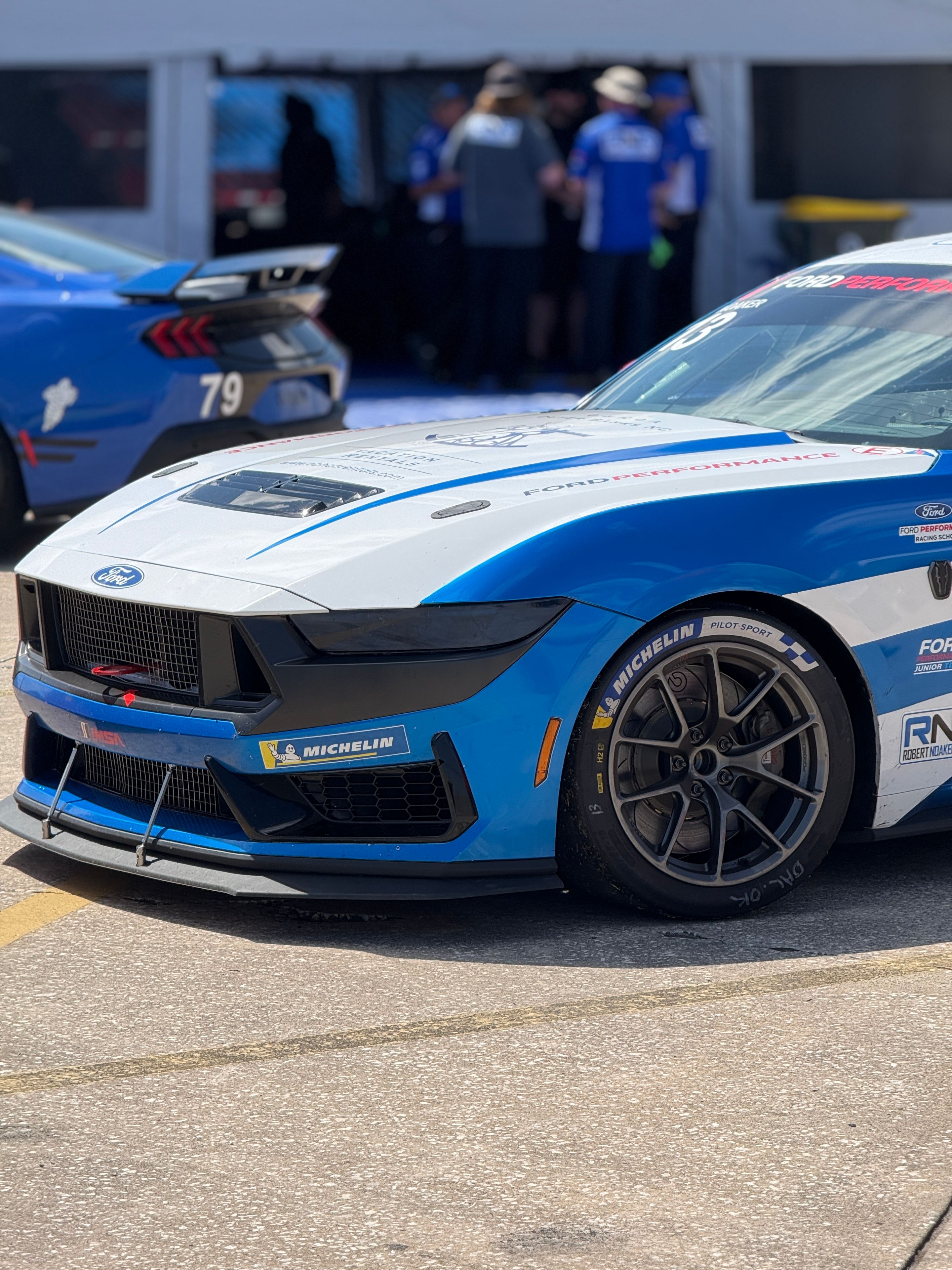 Multicolor Ford Performance Mustang Dark Horse R with 18" VS-5RE Apex wheels in Anthracite