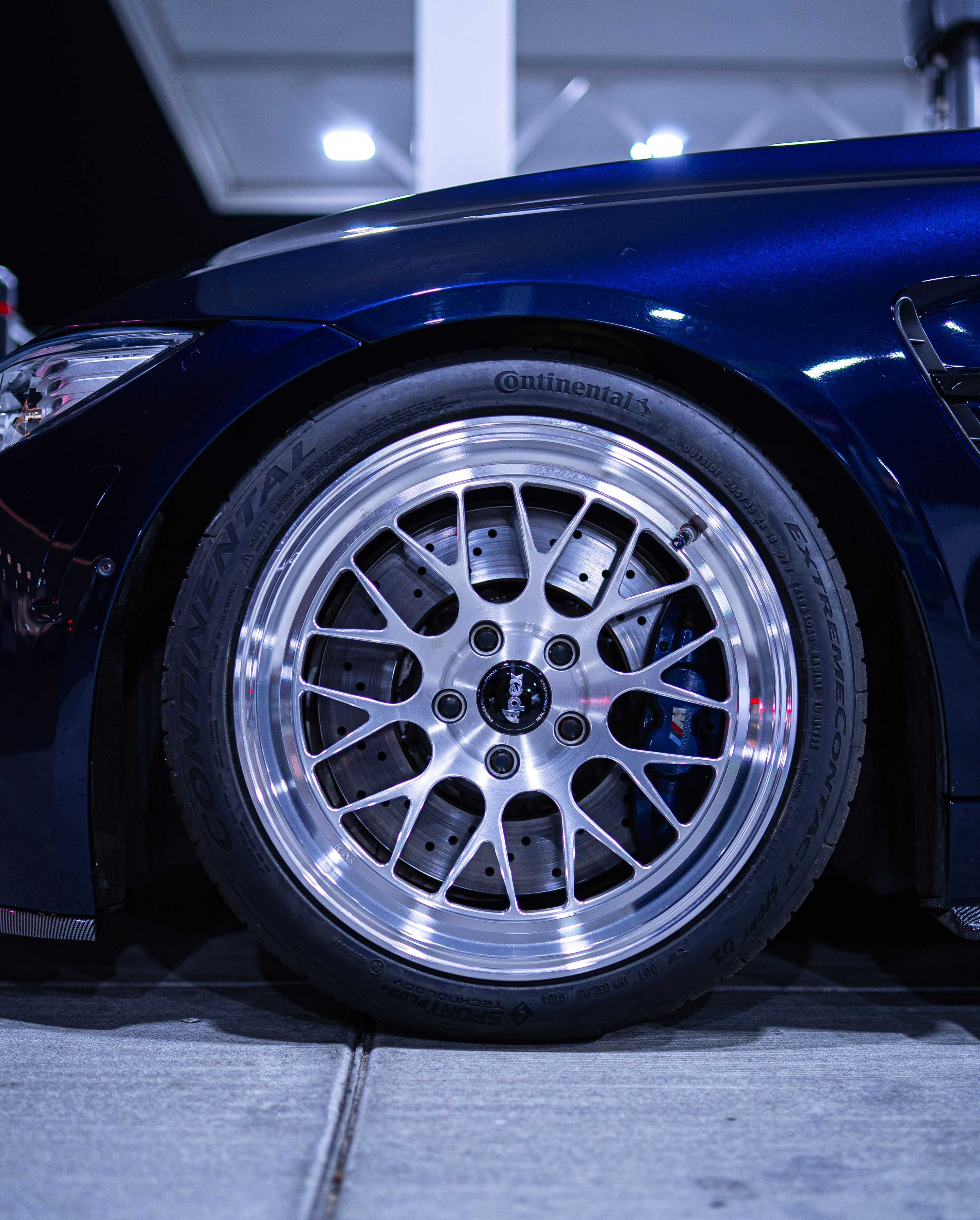 Blue BMW F82 Coupe M4 with 18" ML-10RT Apex wheels in Machined Lip Brushed Clear