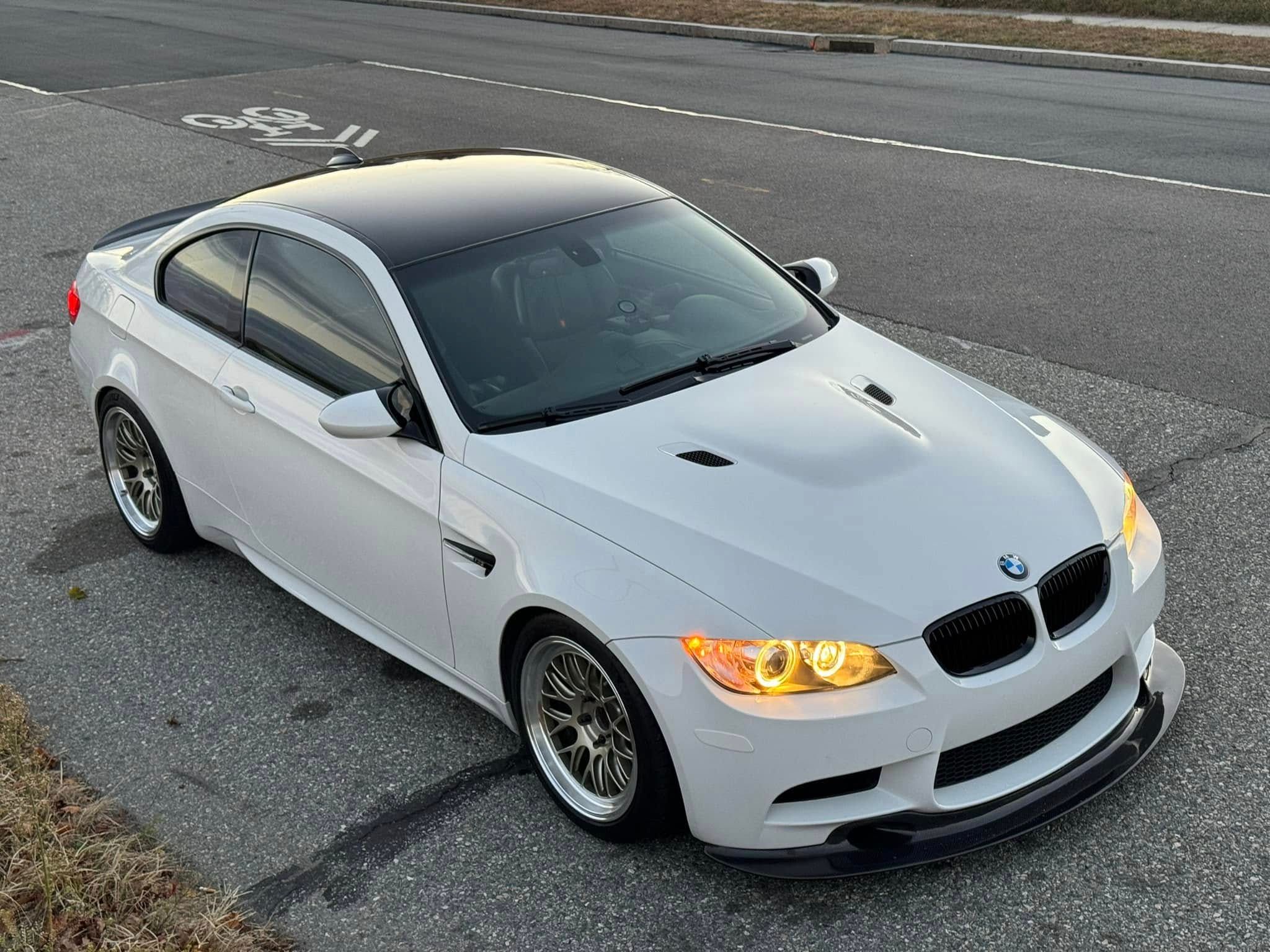 White BMW E92 Coupe M3 with 18" ML-10RT Apex wheels in Machined Lip Gloss Motorsport Gold
