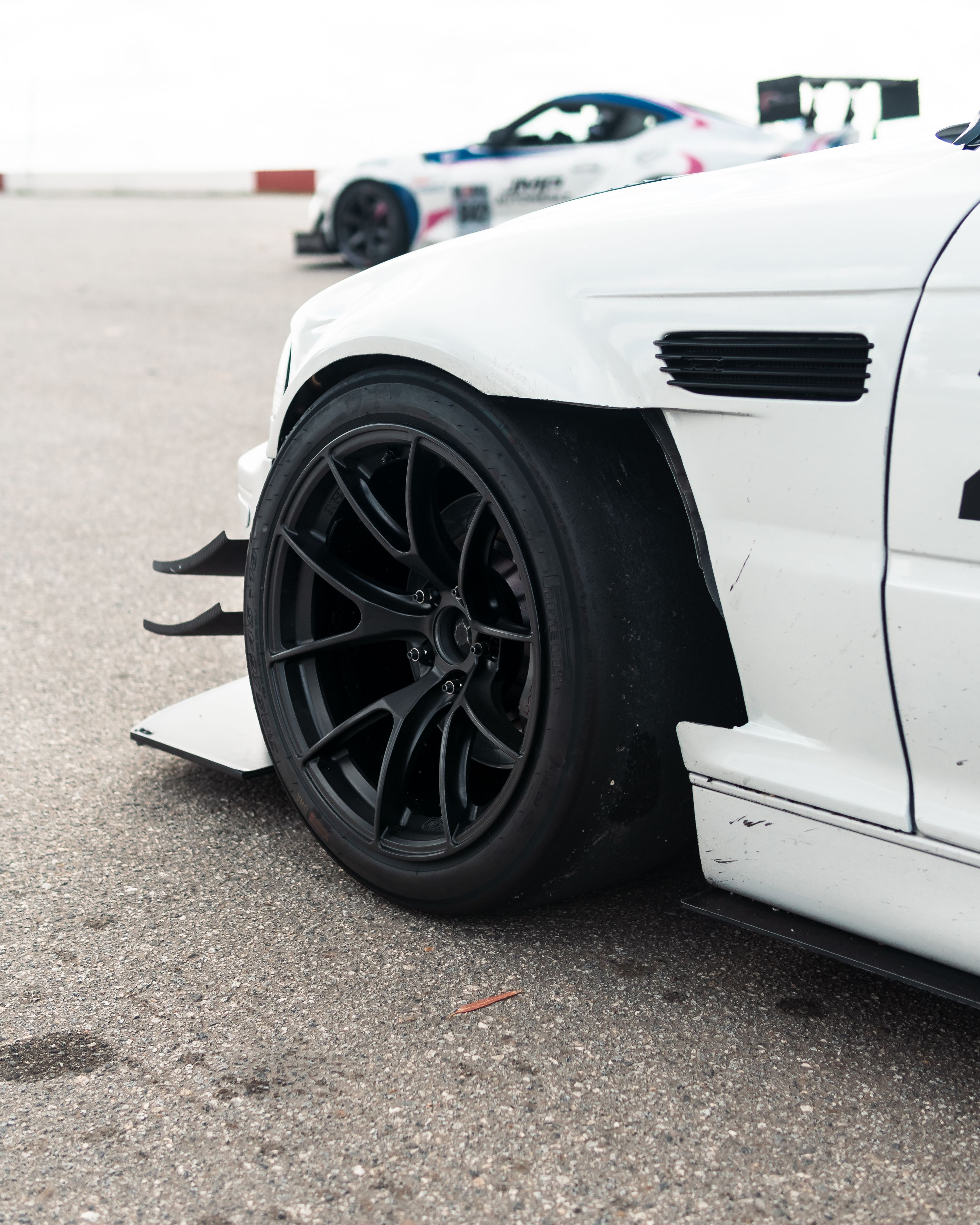 White BMW E46 M3 with 18" VS-5RS Apex wheels in Satin Black
