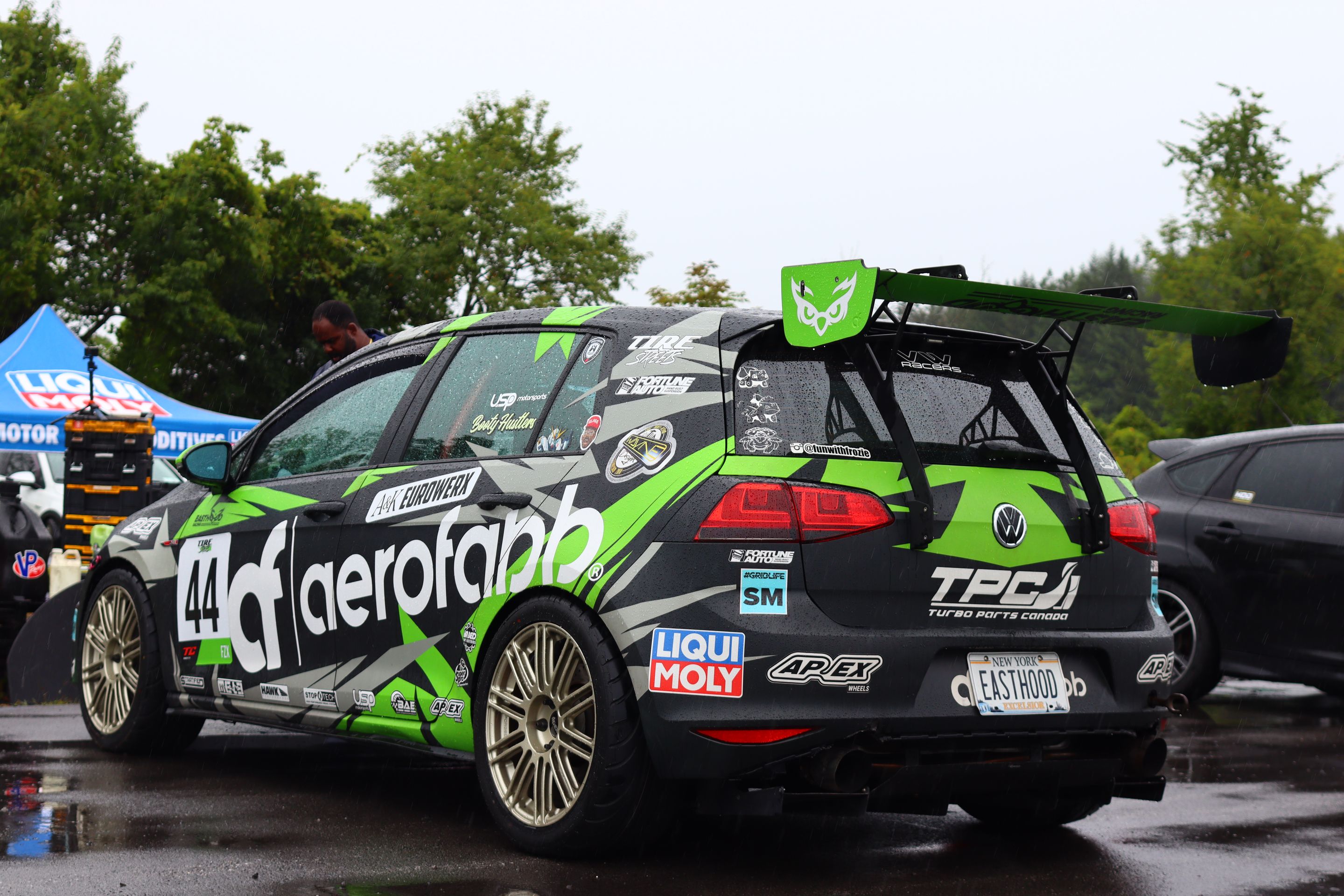 Race Livery VW MK7 GTI with 18" TC-10RT Apex wheels in Motorsport Gold