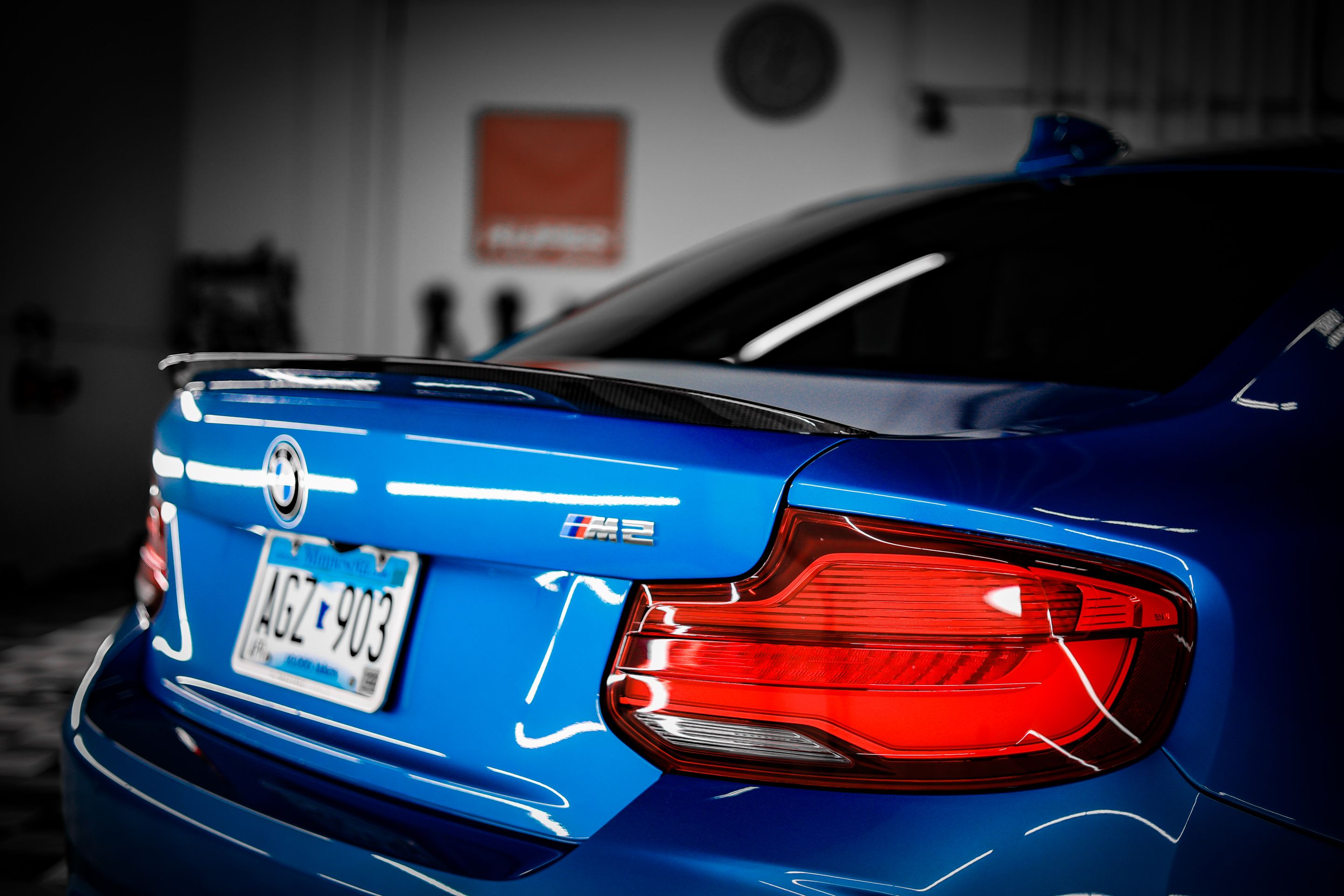 Blue BMW F87 M2 with 18" EC-7 Apex wheels in Anthracite