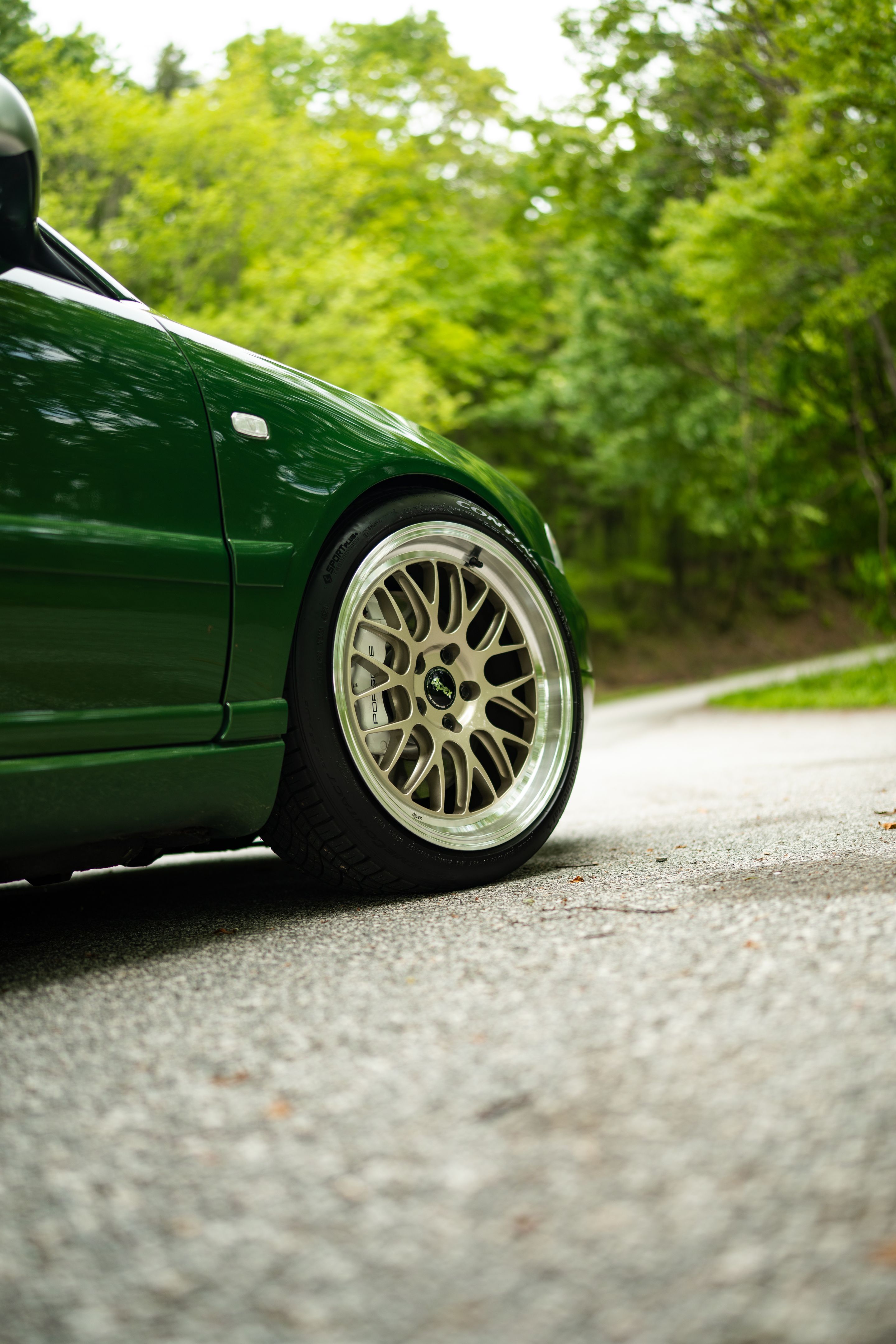 Green Audi B5 S4 Avant/Wagon with 18" ML-10RT Apex wheels in Machined Lip Gloss Motorsport Gold