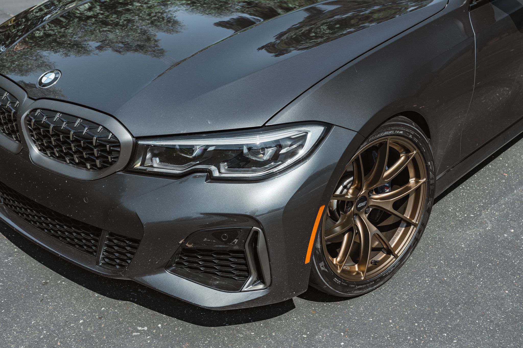 Grey BMW G20 Sedan 3 Series with 19" VS-5RS Apex wheels in Satin Bronze