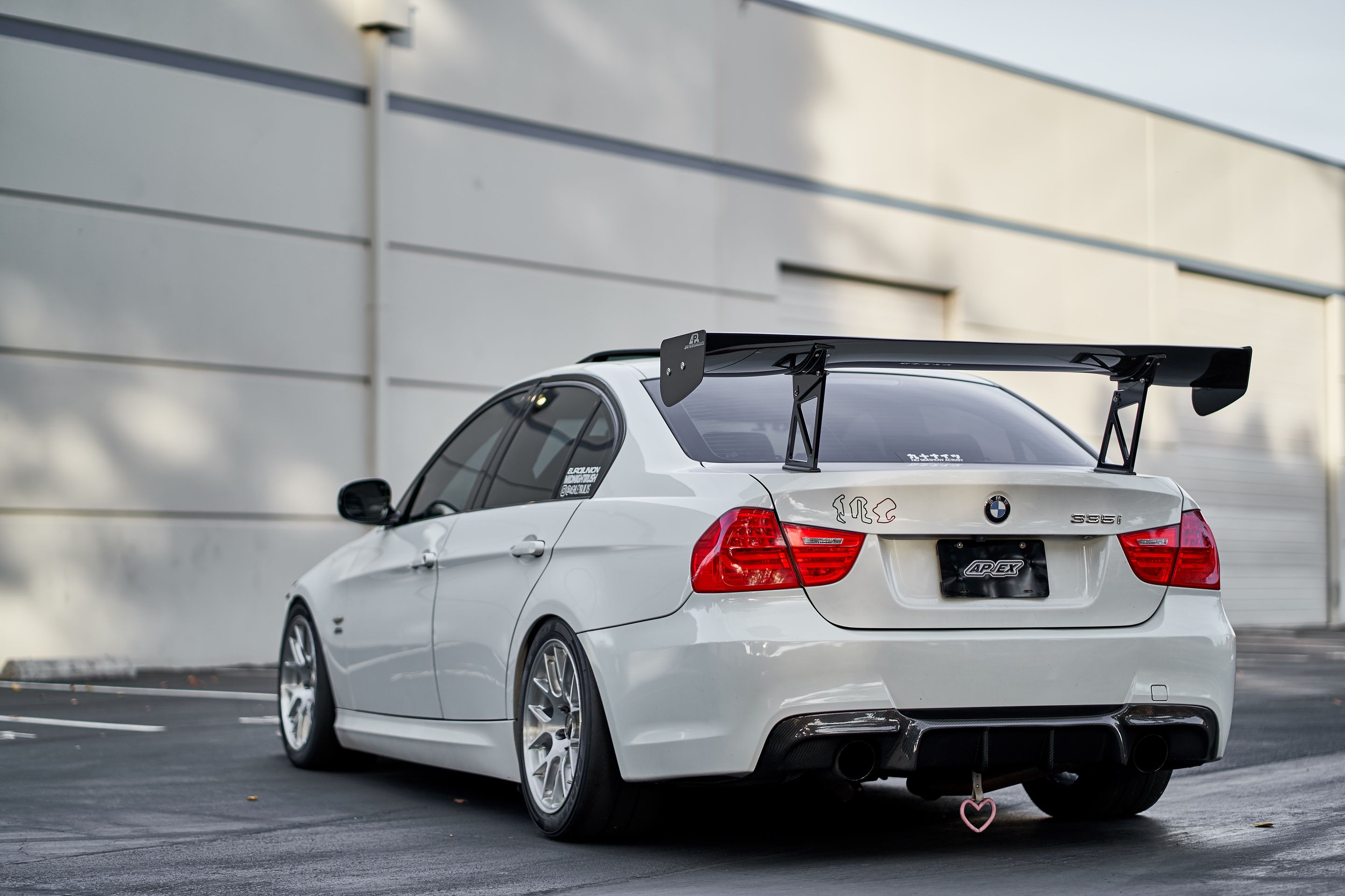 White BMW E90 LCI Sedan 3 Series with 17" EC-7R Apex wheels in Brushed Clear