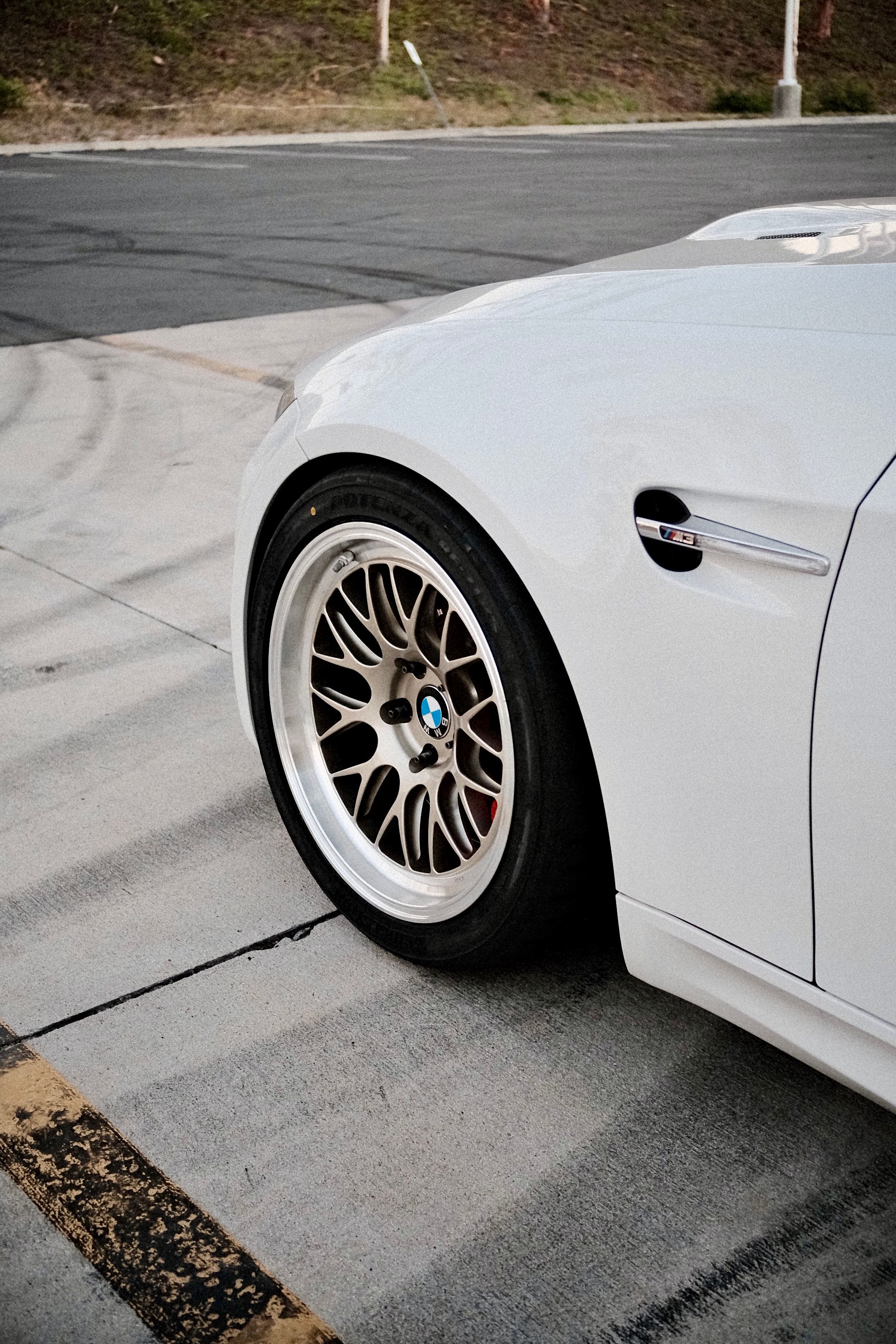 White BMW E92 Coupe M3 with 18" ML-10RT Apex wheels in Machined Lip Gloss Motorsport Gold