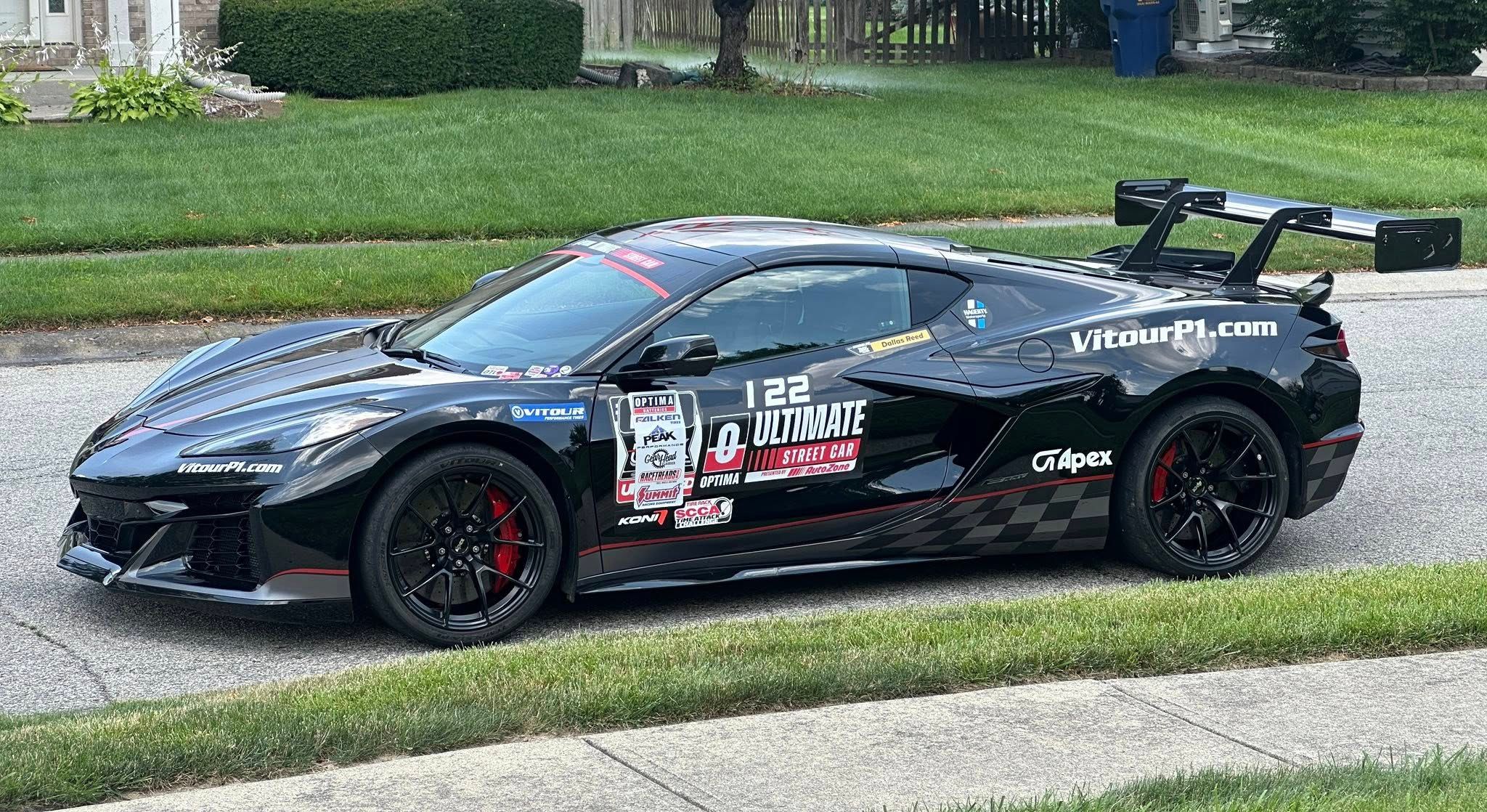 Black Chevrolet C8 Corvette E-Ray with 19" VS-5RS Apex wheels in Satin Black
