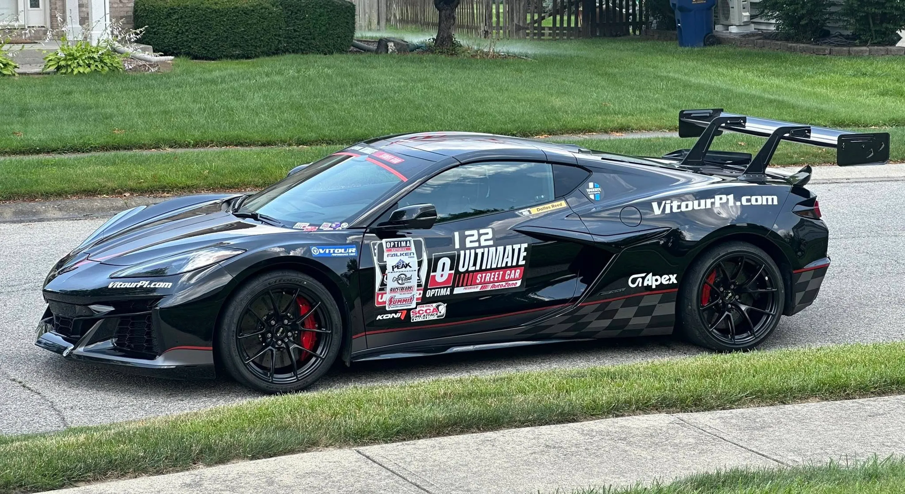 Black Chevrolet C8 Corvette E-Ray with 19" VS-5RS Apex wheels in Satin Black