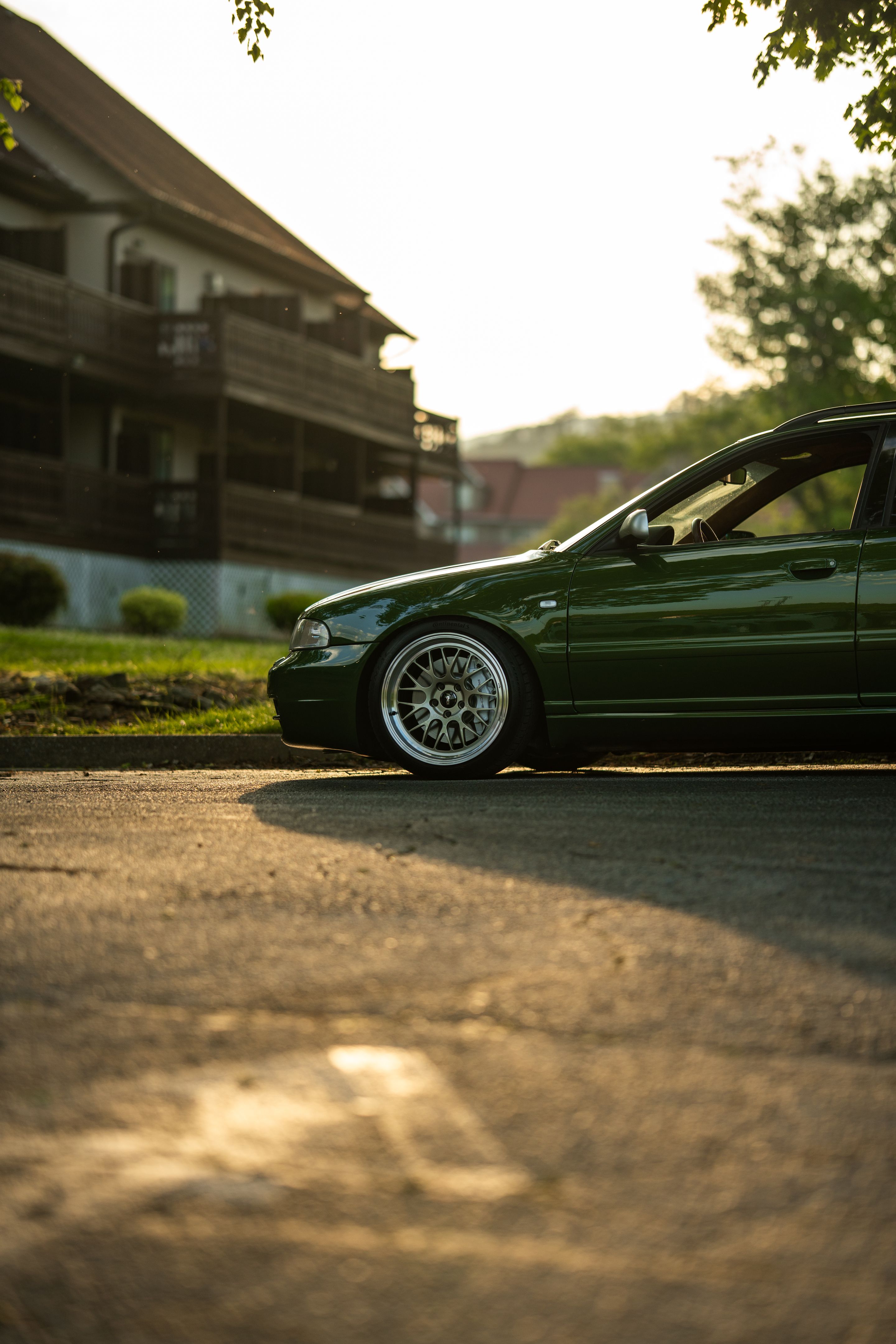 Green Audi B5 S4 Avant/Wagon with 18" ML-10RT Apex wheels in Machined Lip Gloss Motorsport Gold