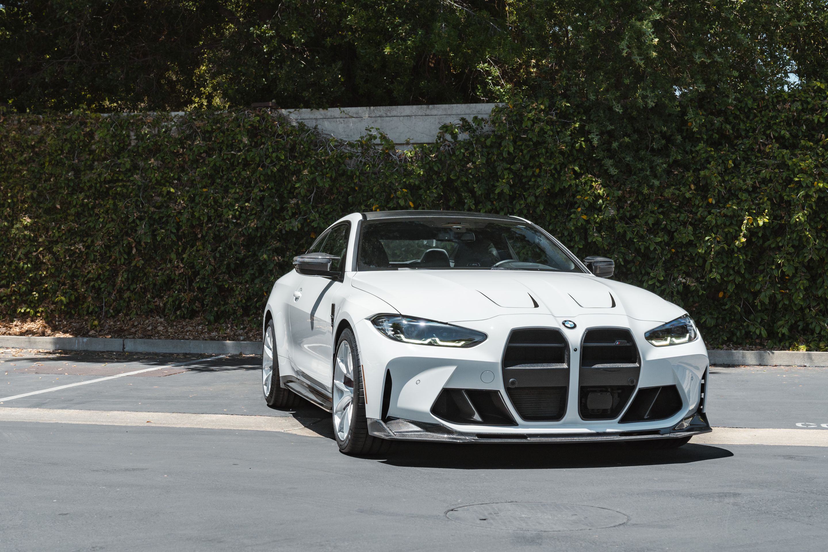 White BMW G82 Coupe M4 with 19" VS-5RS Apex wheels in Brushed Clear