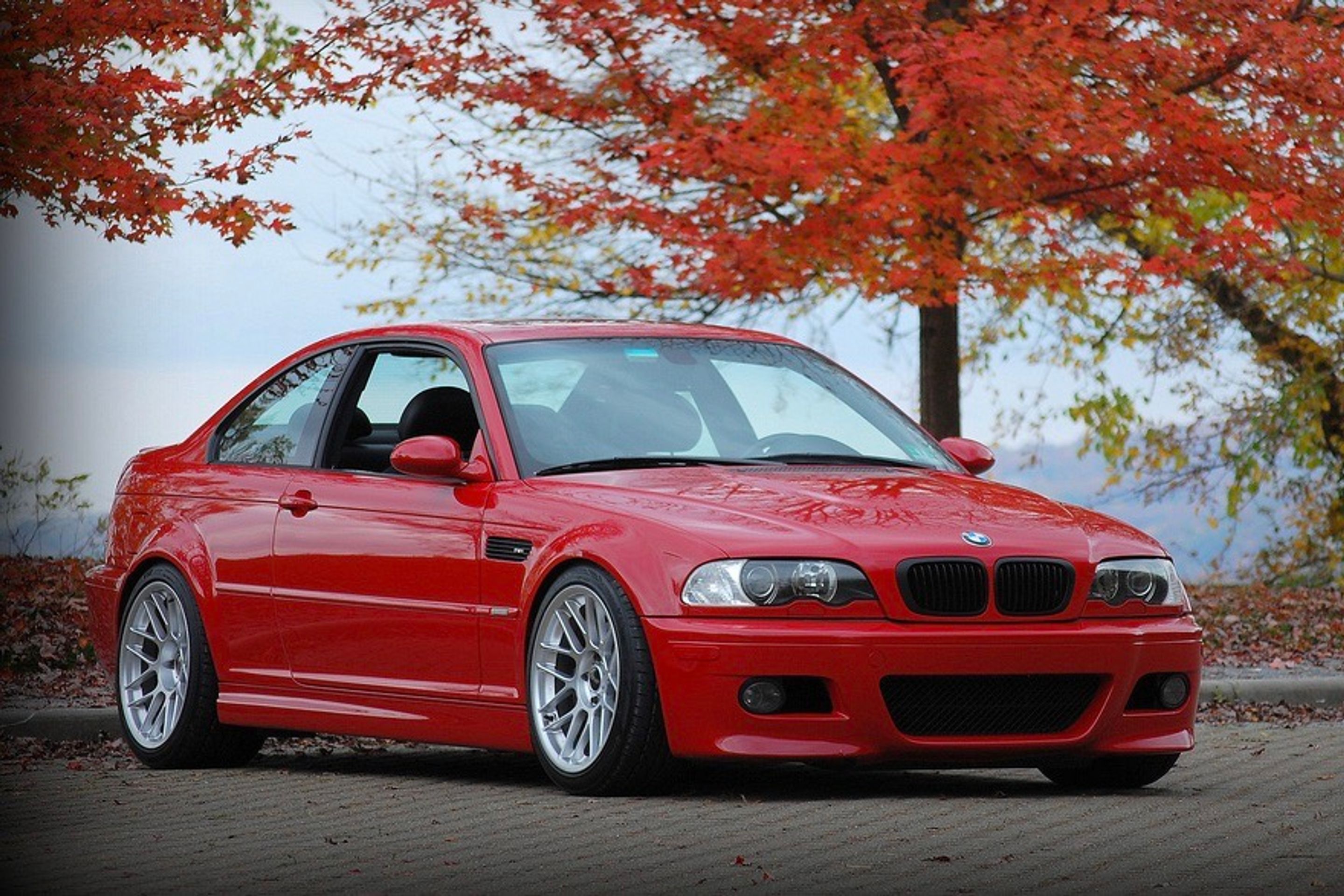 Red BMW E46 M3 with 18" ARC-8 Apex wheels in Hyper Silver