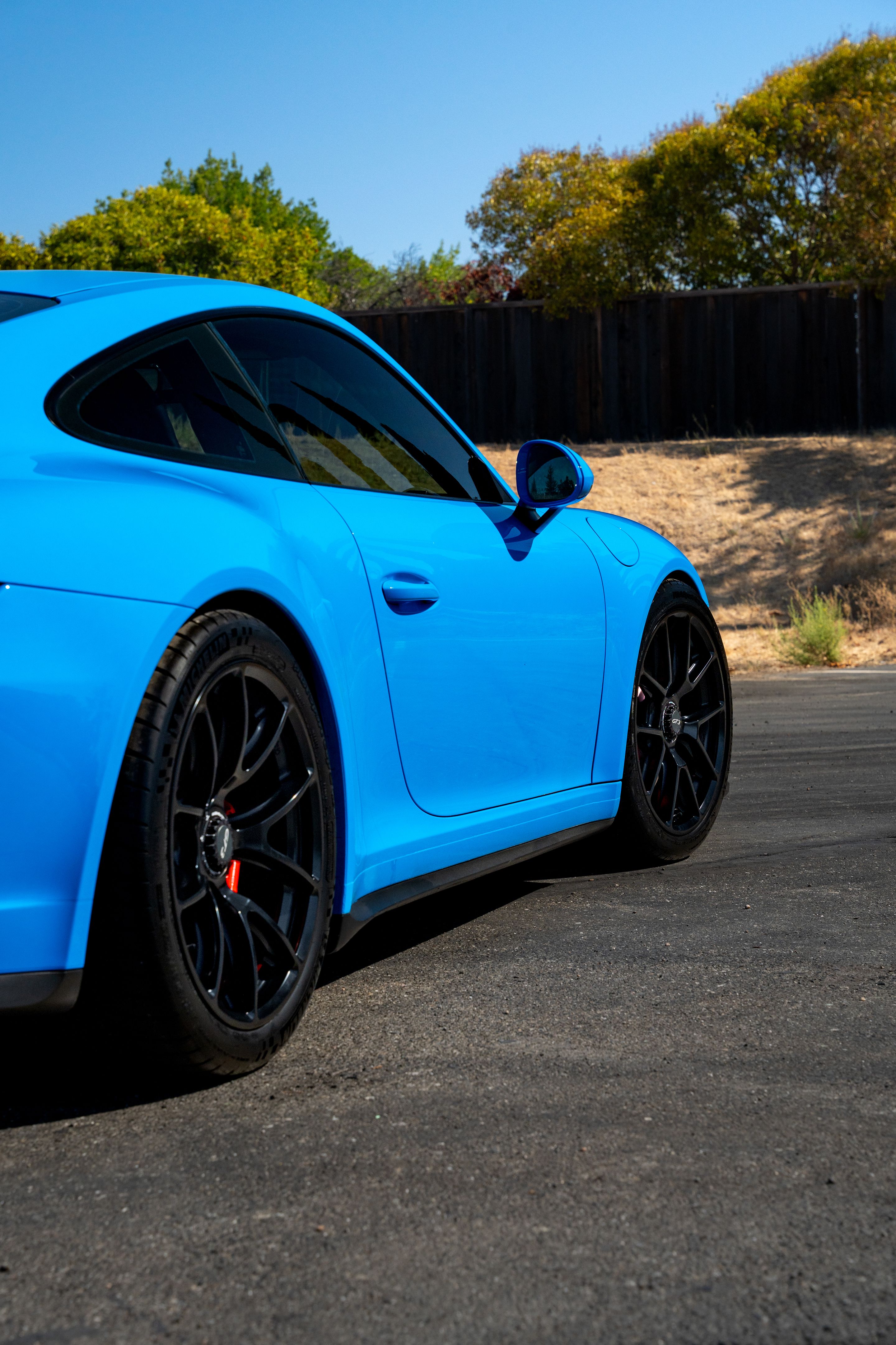 Blue Porsche 911 991.2 GT3 with 19" VS-5RE Apex wheels in Satin Black