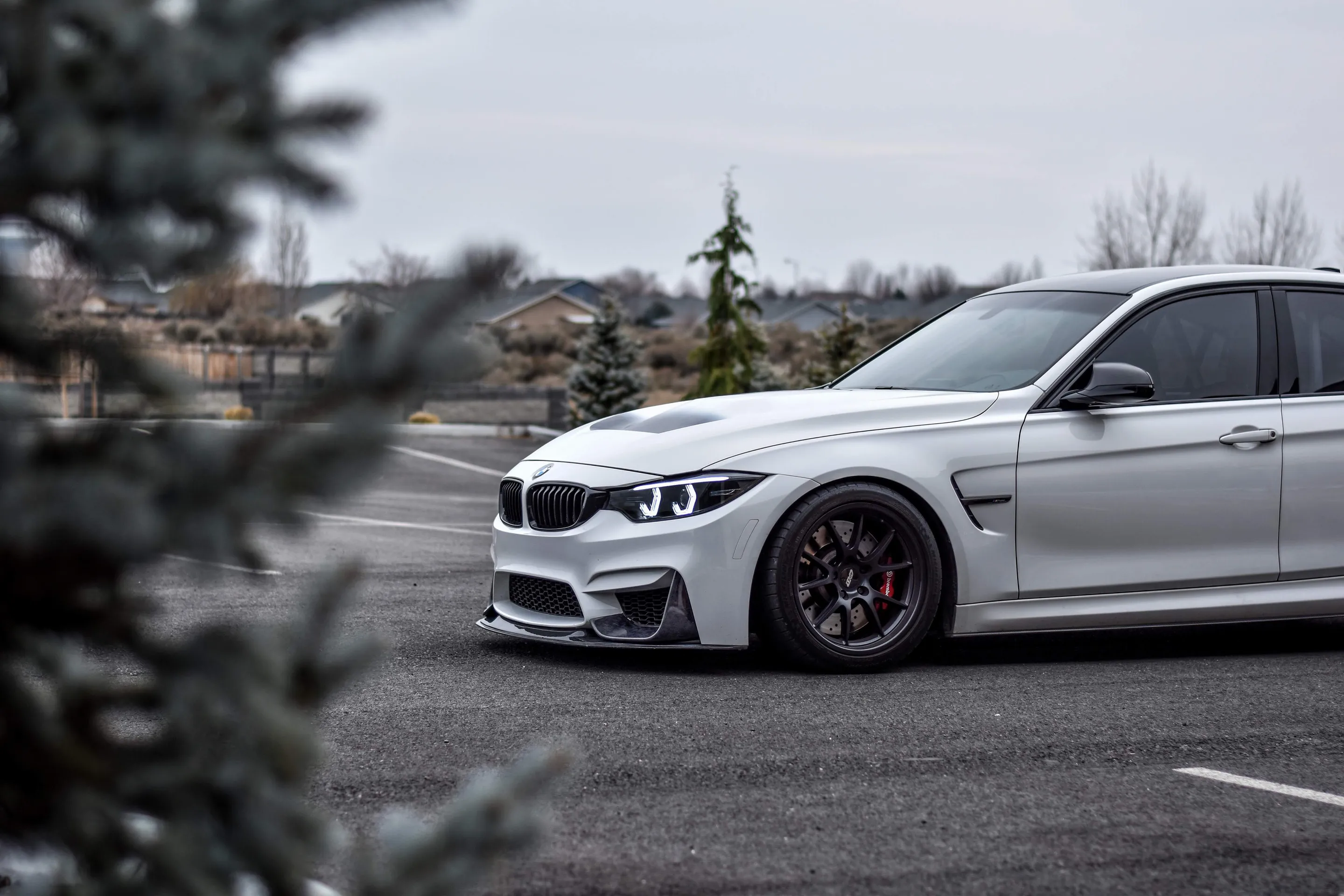 White BMW F80 M3 with 18" FL-5 Apex wheels in Satin Black