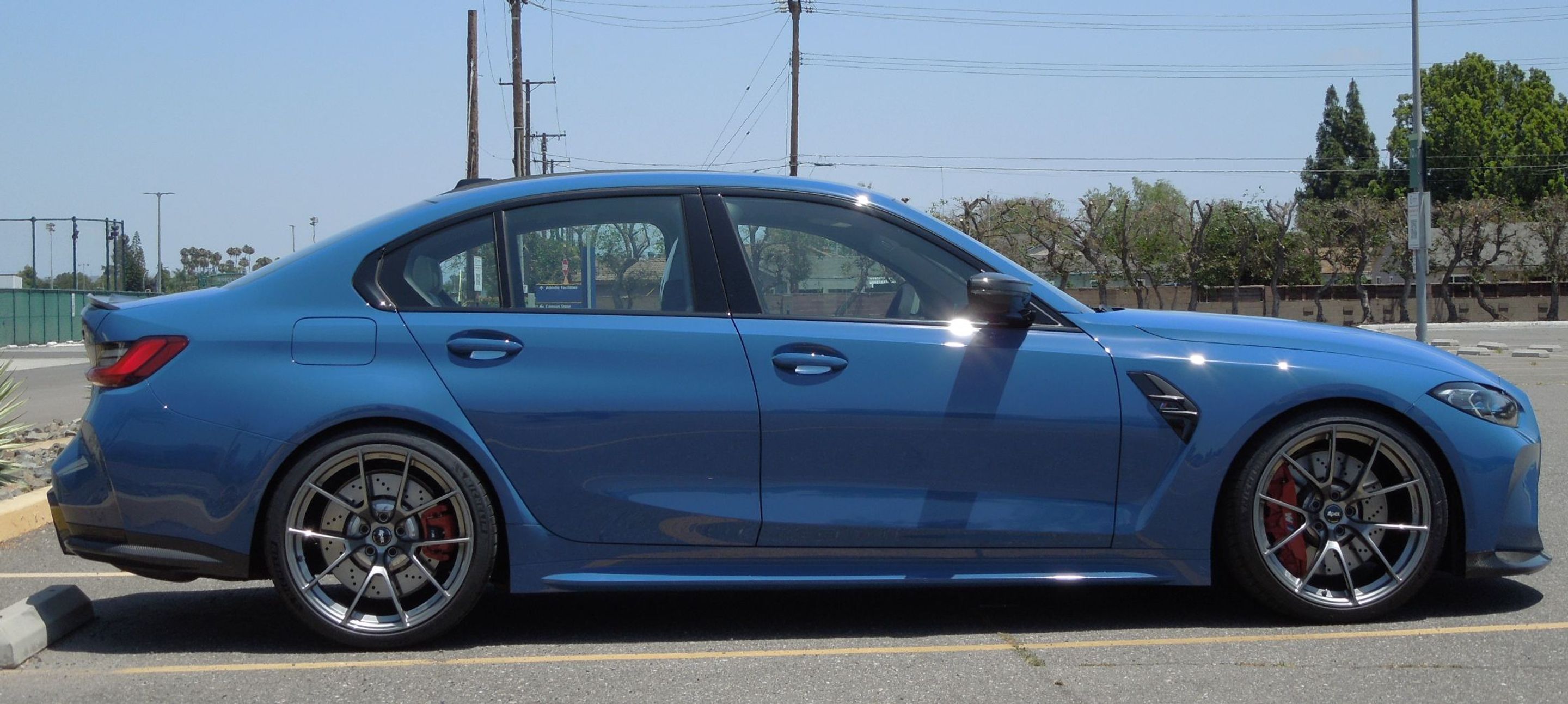 Blue BMW G80 M3 with 20" VS-5RS Apex wheels in Anthracite