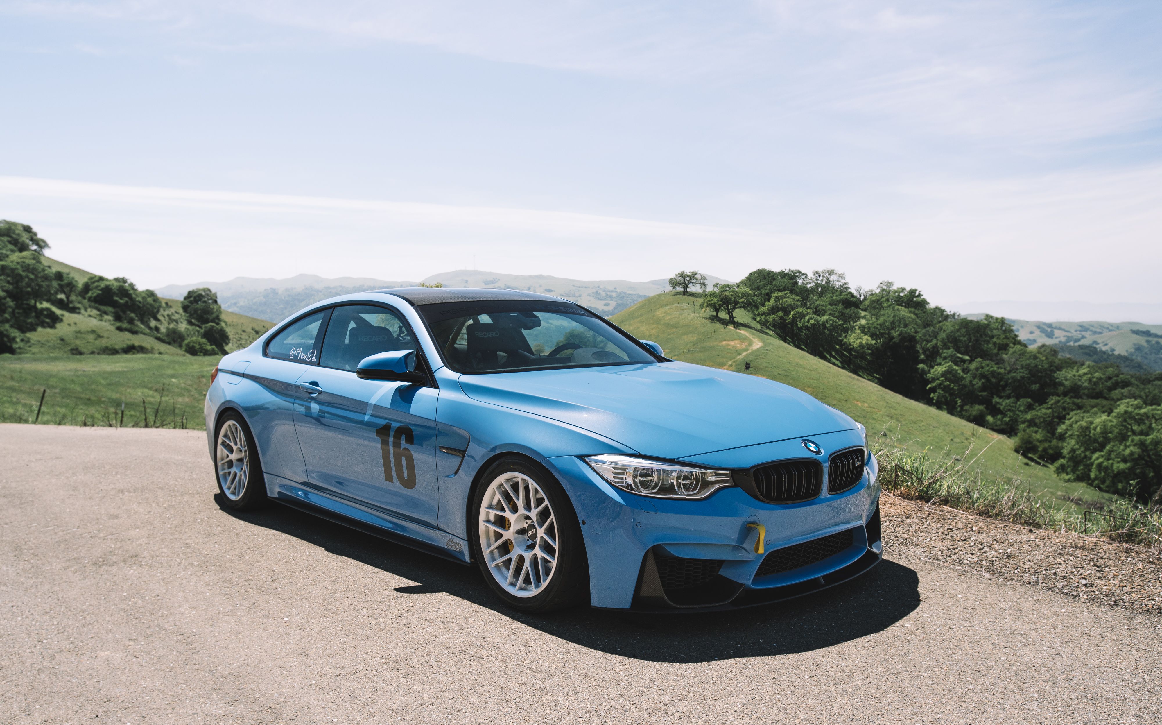 BMW F82 Coupe M4 with 18
