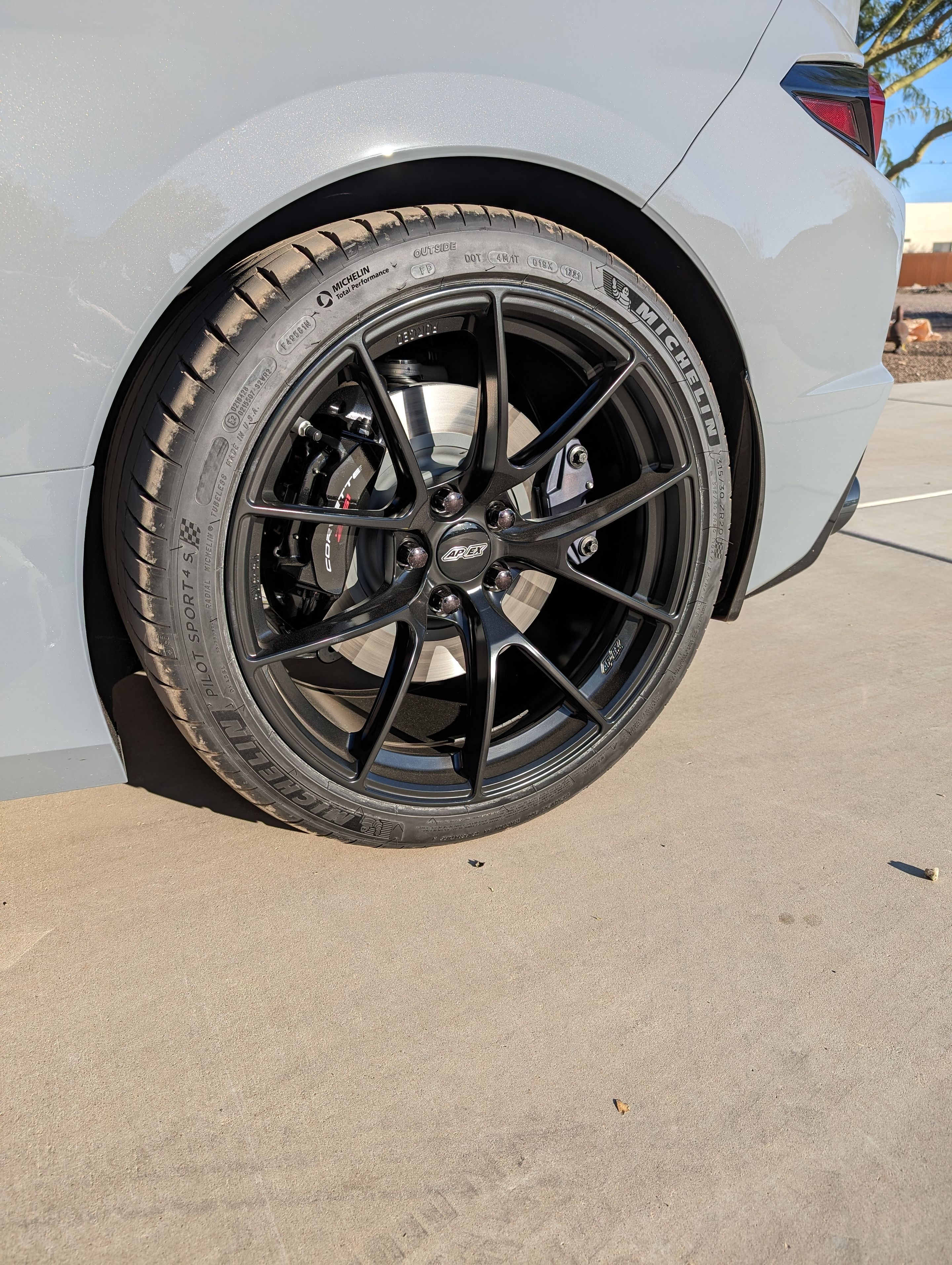 Grey Chevrolet C8 Corvette Stingray/Z51 with 19"/20" VS-5RS Apex wheels in Satin Black