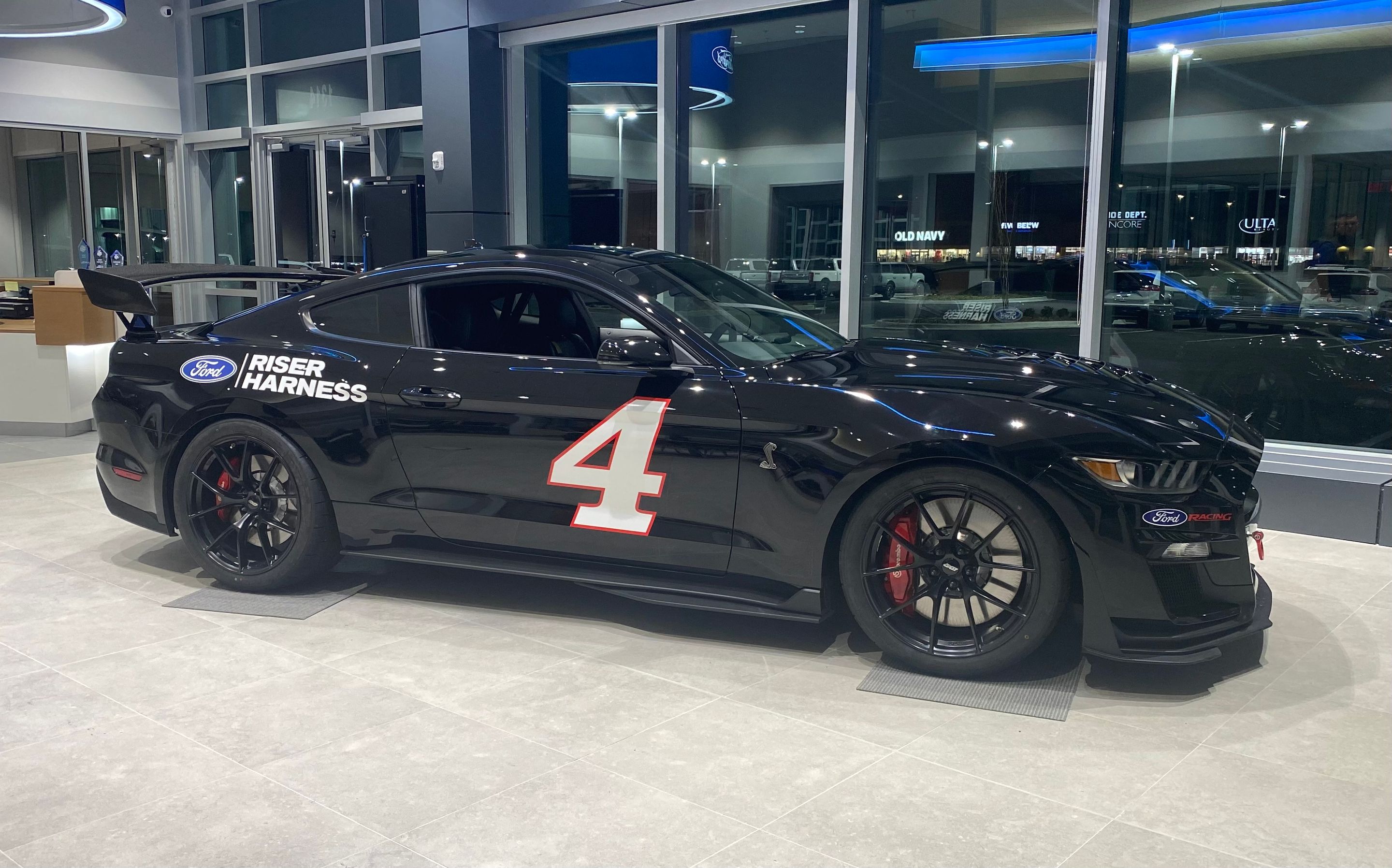 Black Ford S550 Mustang GT500 with 20" VS-5RS Apex wheels in Satin Black