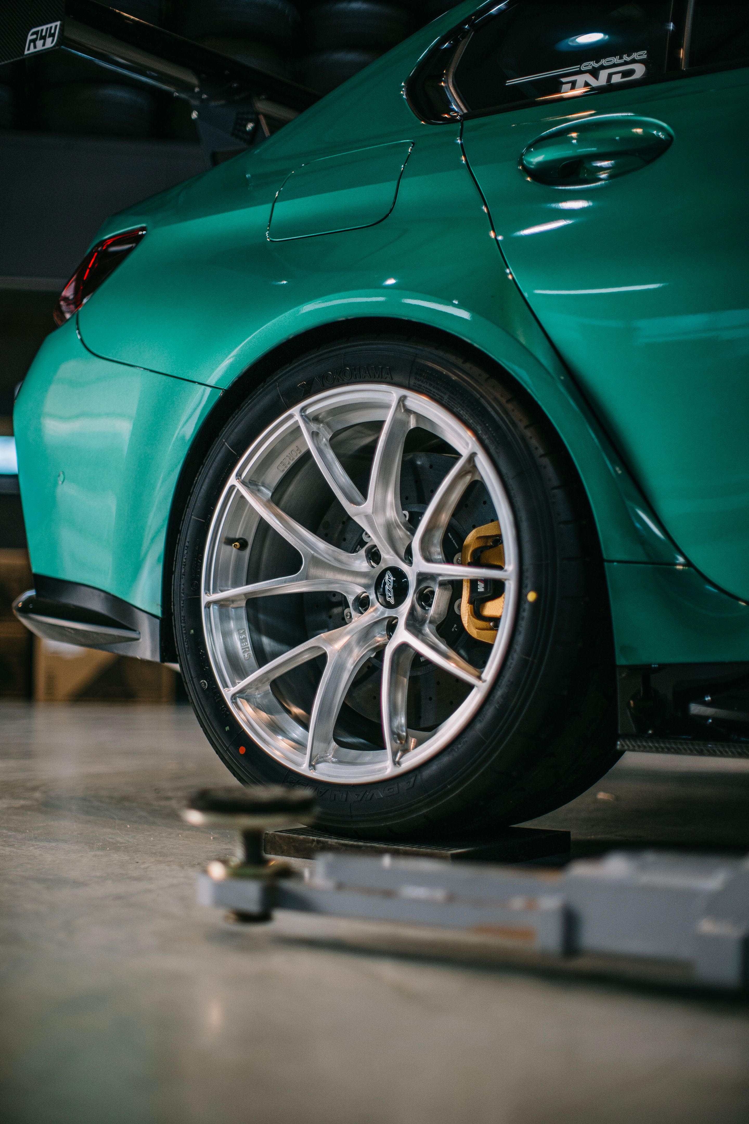 Green BMW G80 M3 with 19" VS-5RS Apex wheels in Brushed Clear