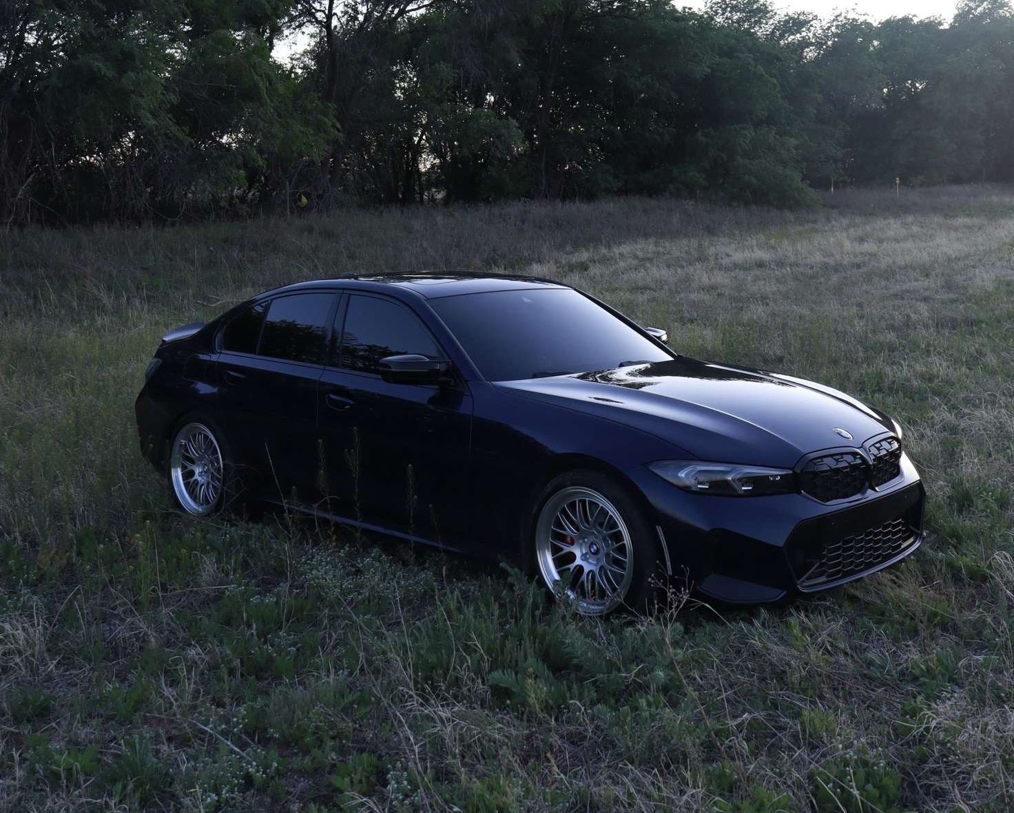 Black BMW G20 Sedan 3 Series with 19" ML-10RT Apex wheels in Machined Lip Race Silver