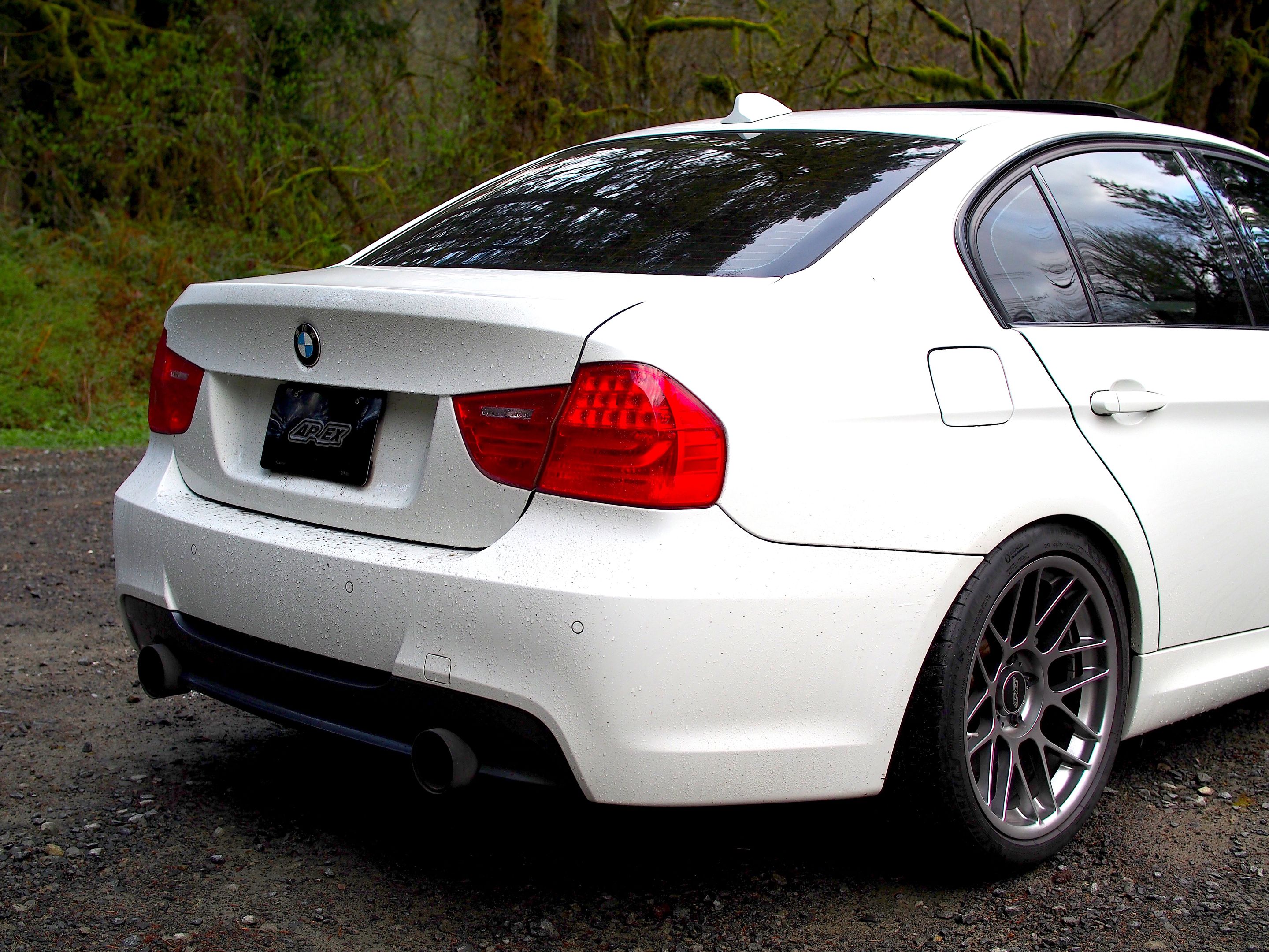 White BMW E90 LCI Sedan 3 Series with 18" ARC-8 Apex wheels in Hyper Black