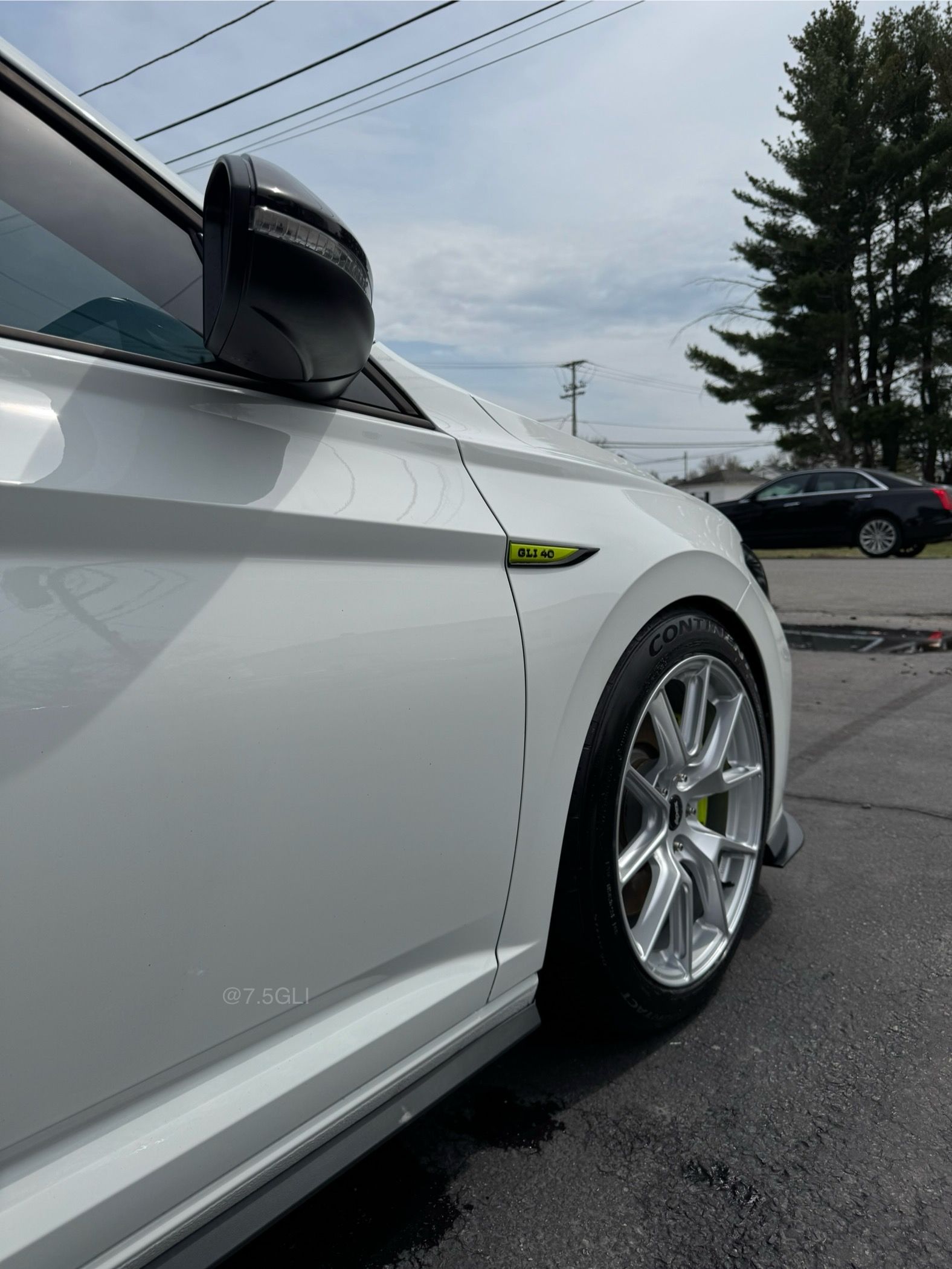 White VW MK7 GLI with 18" VS-5 Apex wheels in Race Silver