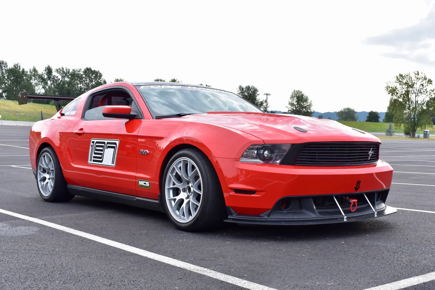 Ford S197 Mustang GT with 18