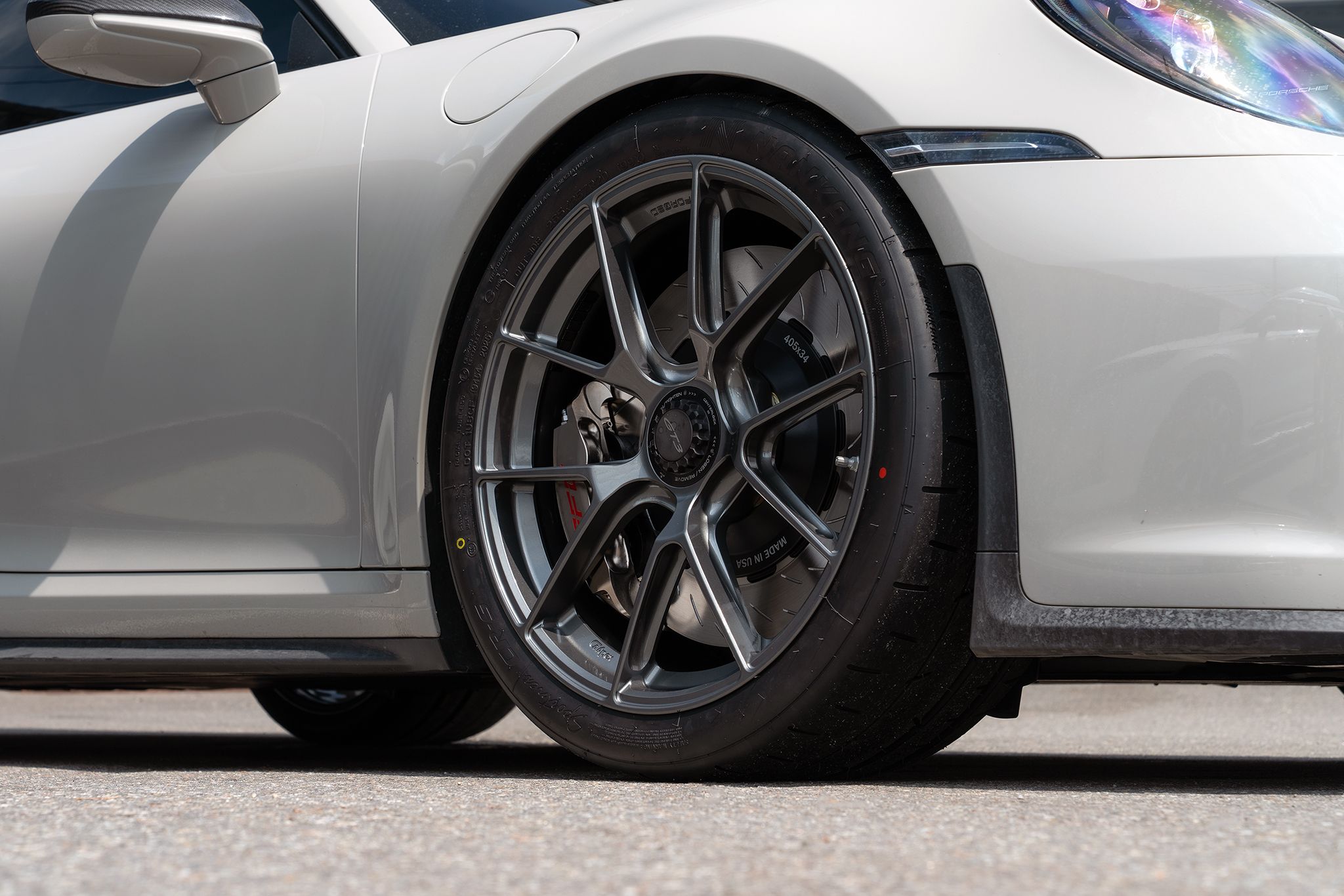 Grey Porsche 911 992.1 GT3 with 20"/21" VS-5RS Apex wheels in Anthracite