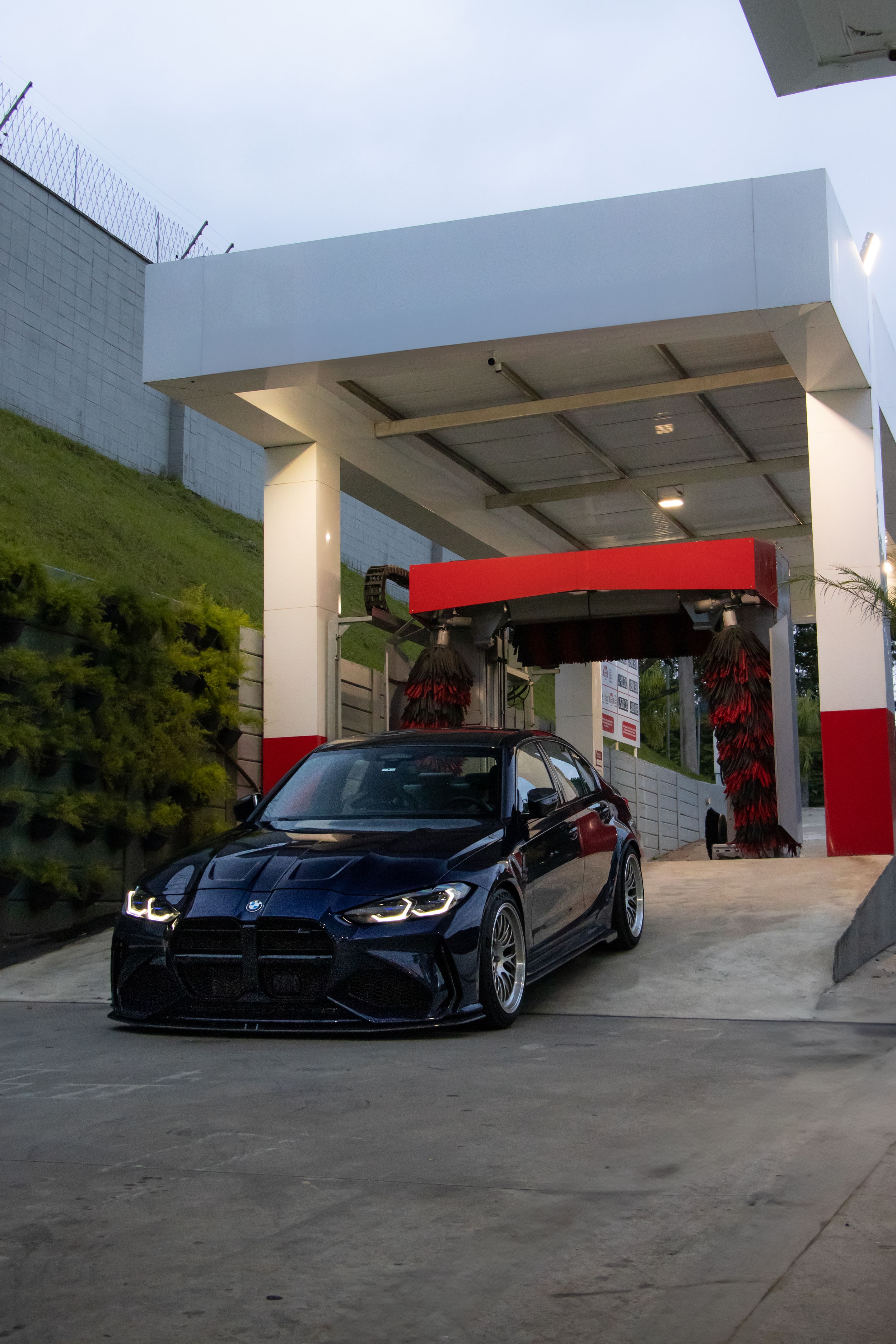 Blue BMW G80 M3 with 19" ML-10RT Apex wheels in Machined Lip Race Silver