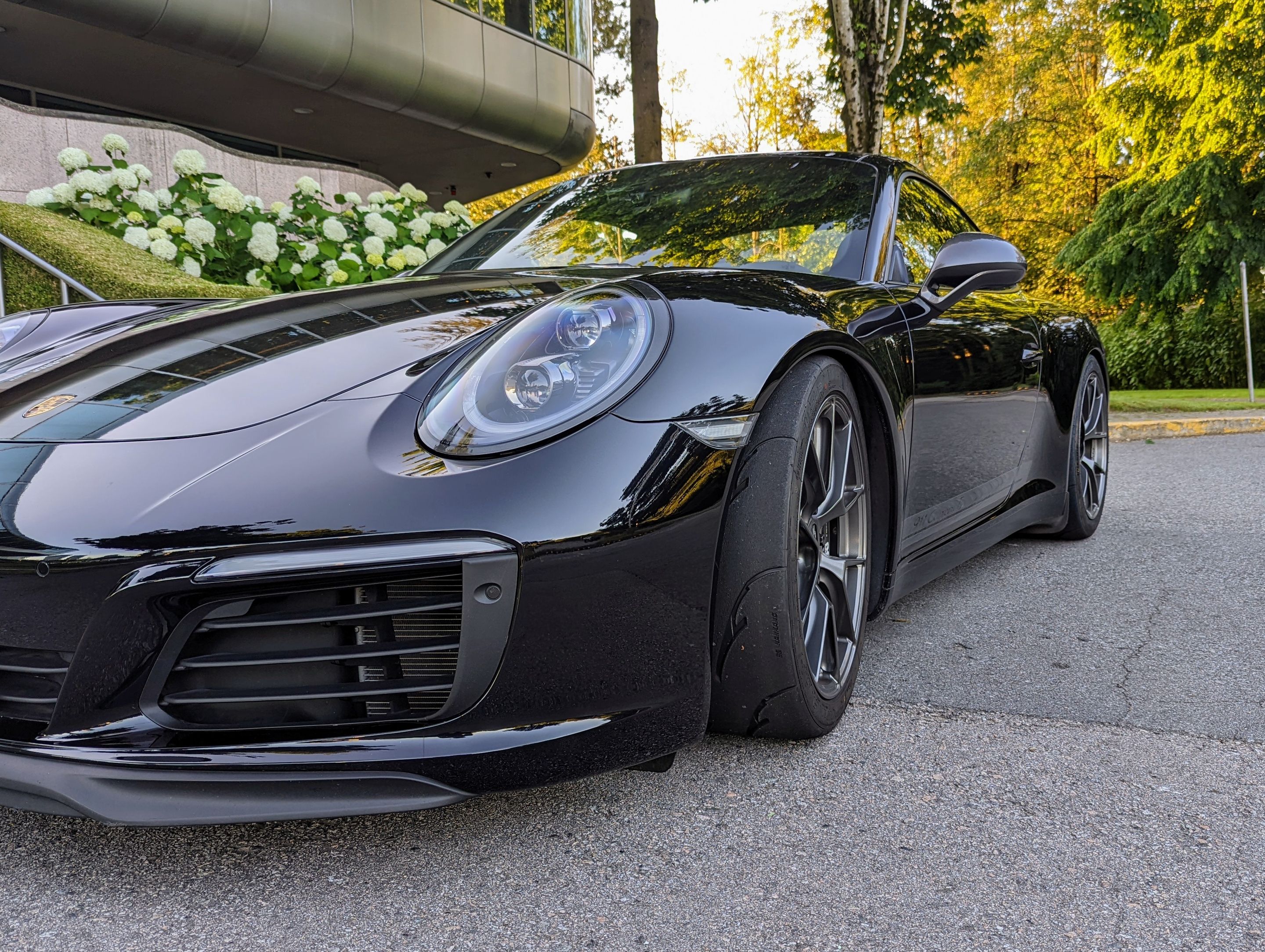 Black Porsche 911 991.2 Carrera T with 19" VS-5RS Apex wheels in Anthracite