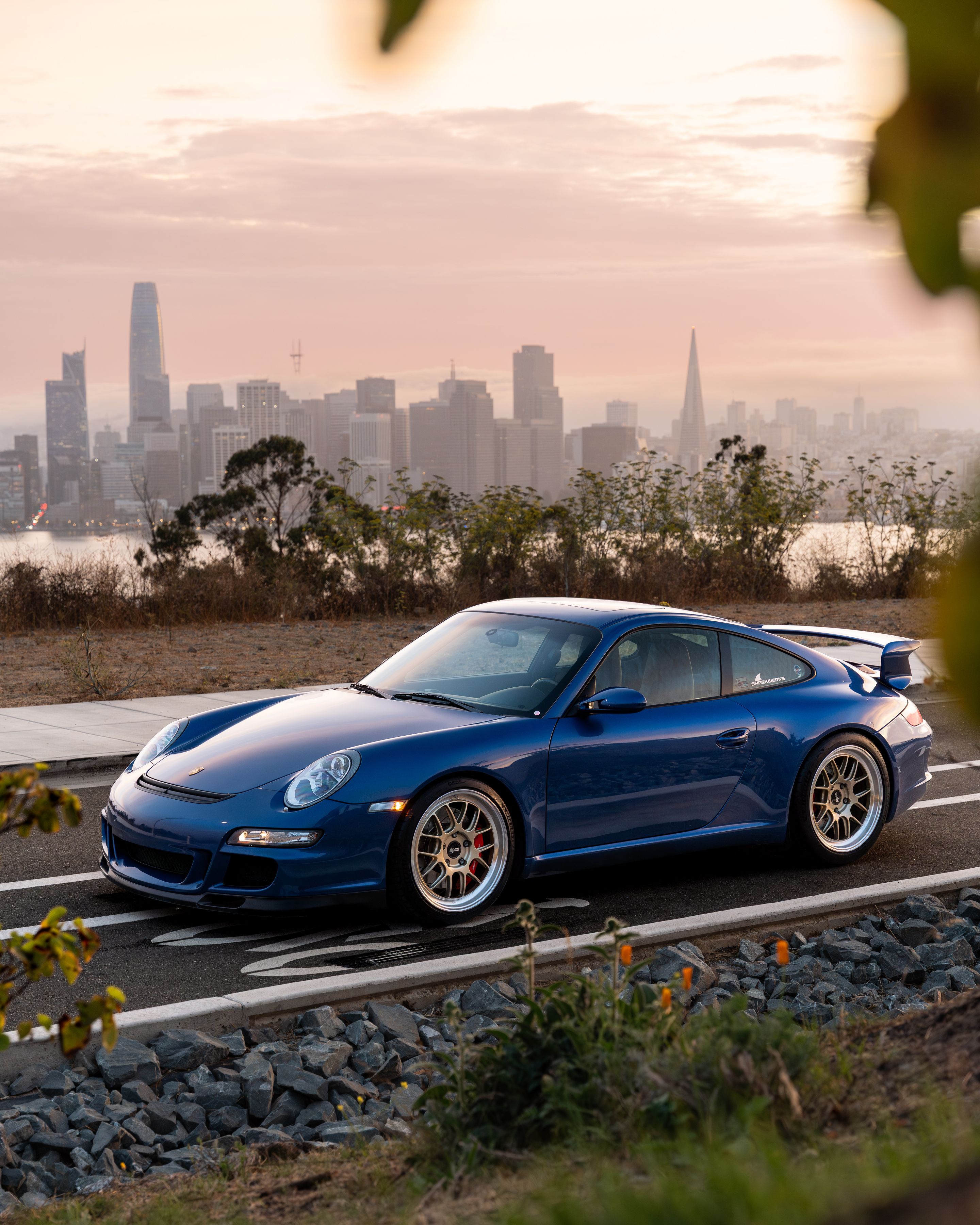 Blue Porsche 911 997 GT3 with 19" TEST-M Apex wheels in Machined Lip Gloss Motorsport Gold