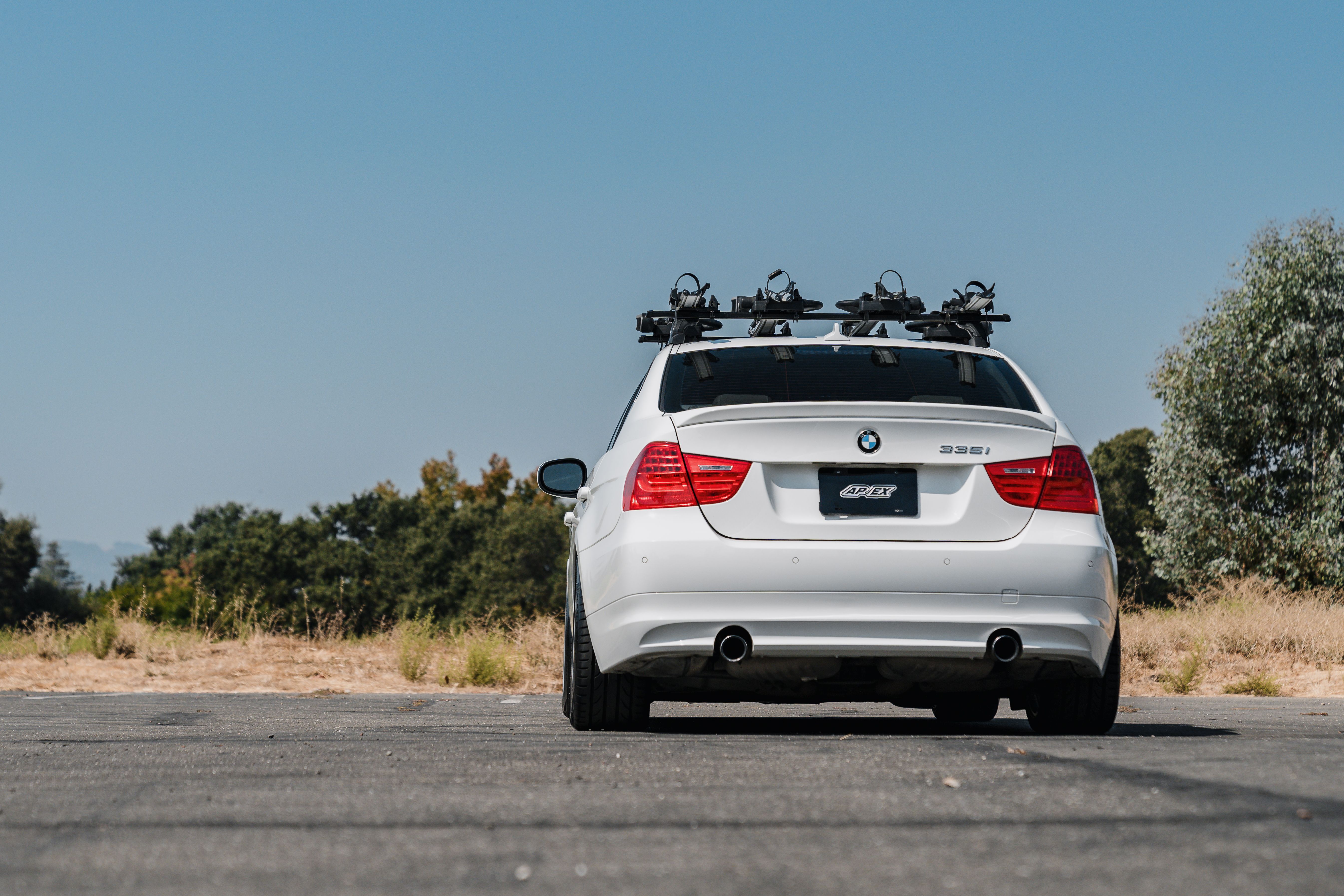 BMW E90 LCI Sedan 3 Series with 18