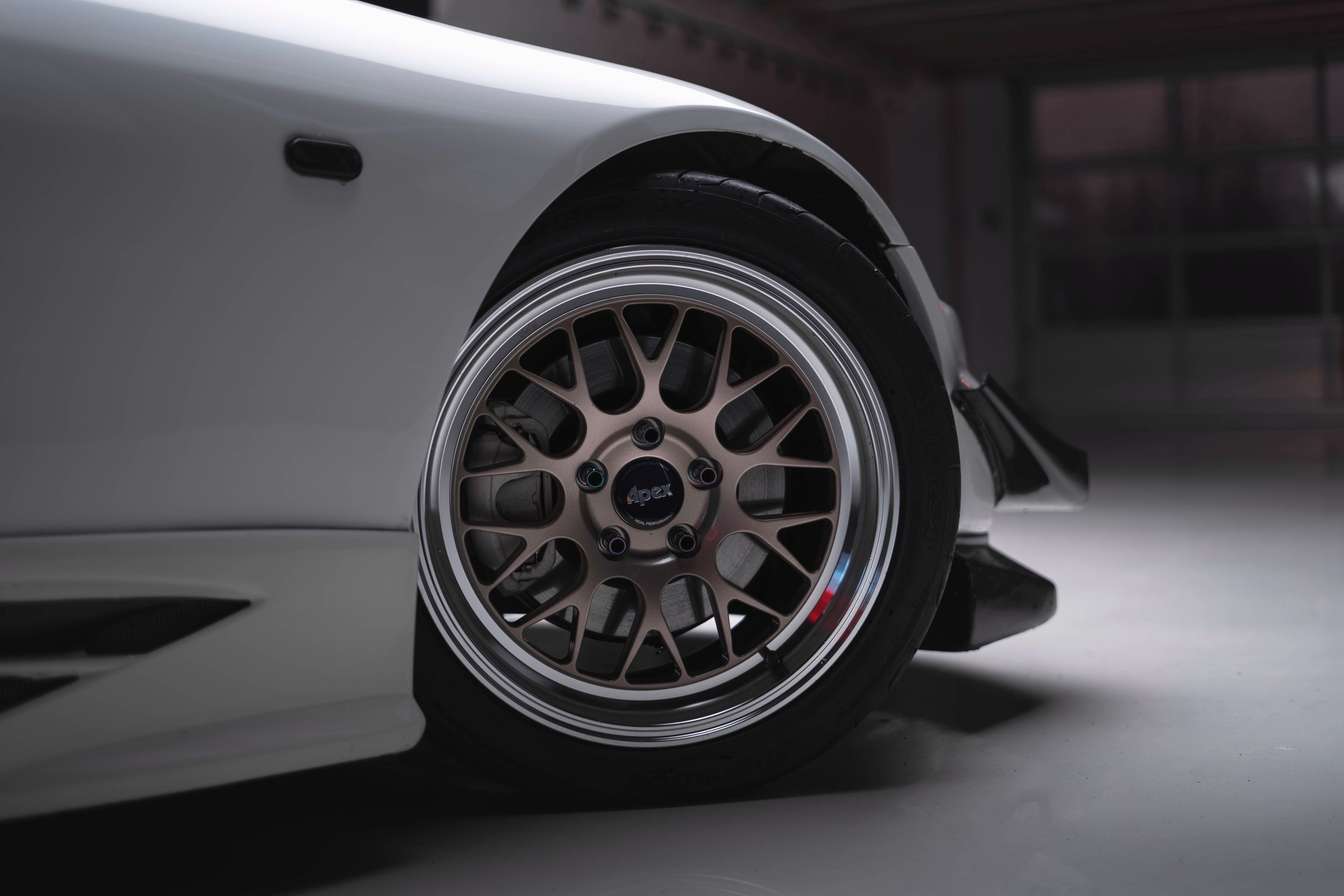 White Honda S2000 with 17" ML-10RT Apex wheels in Machined Lip Gloss Motorsport Gold