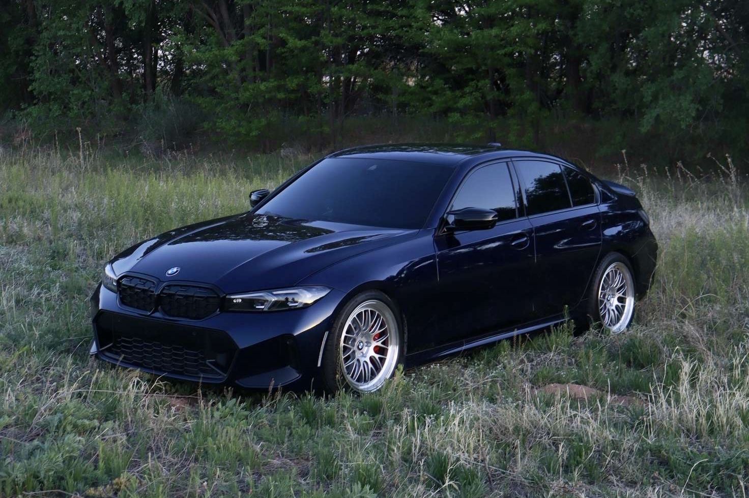 Black BMW G20 Sedan 3 Series with 19" ML-10RT Apex wheels in Machined Lip Race Silver