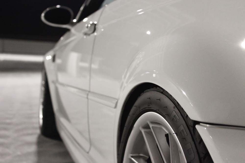 White BMW E46 M3 with 18" ARC-8 Apex wheels in Hyper Silver