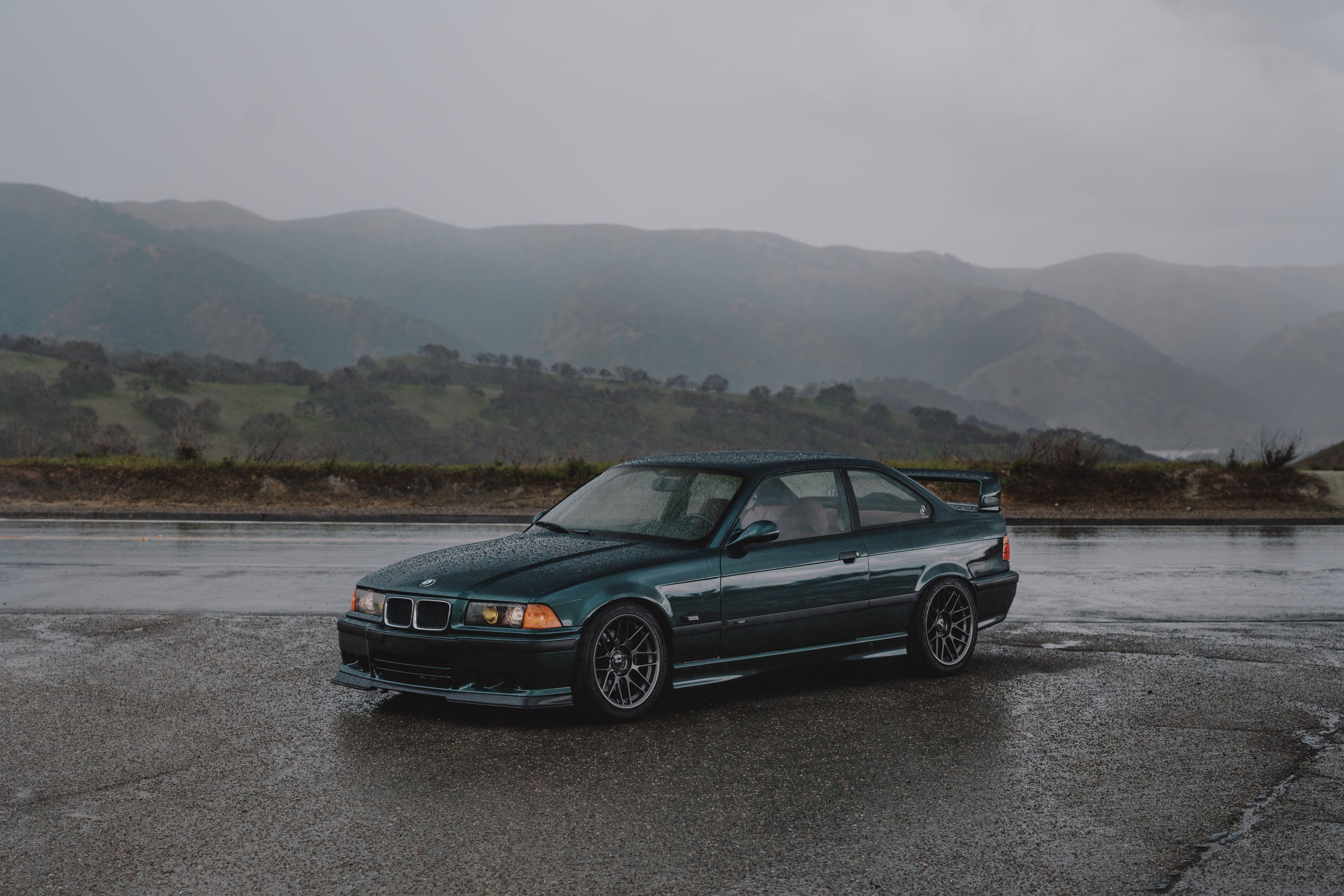 Green BMW E36 M3 with 17" ARC-8RT Apex wheels in Anthracite