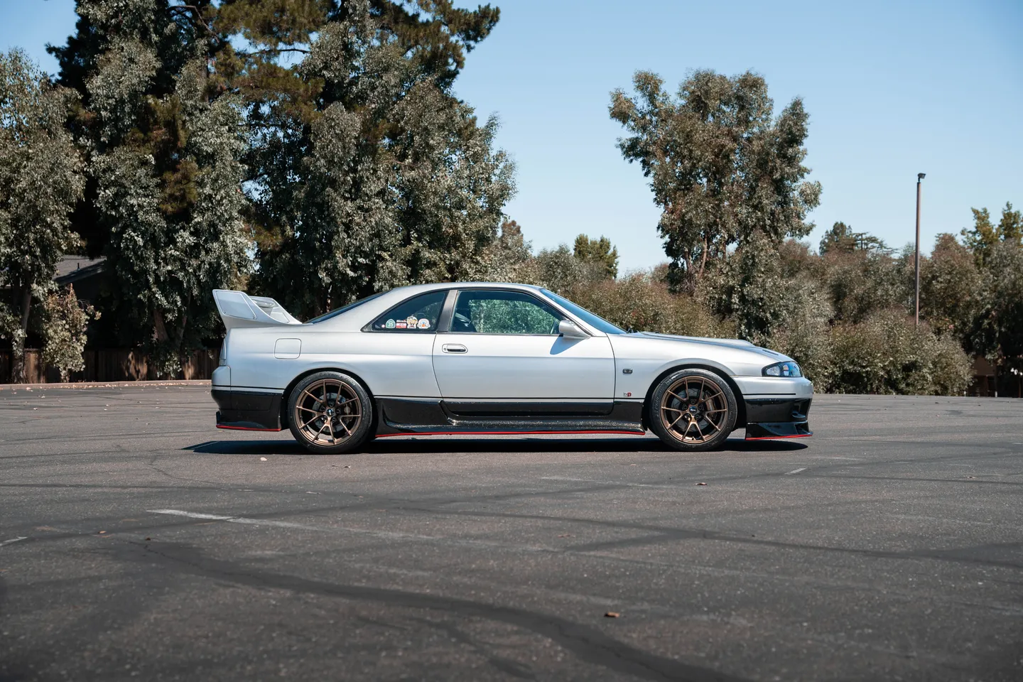 Nissan R33 GT-R with 18